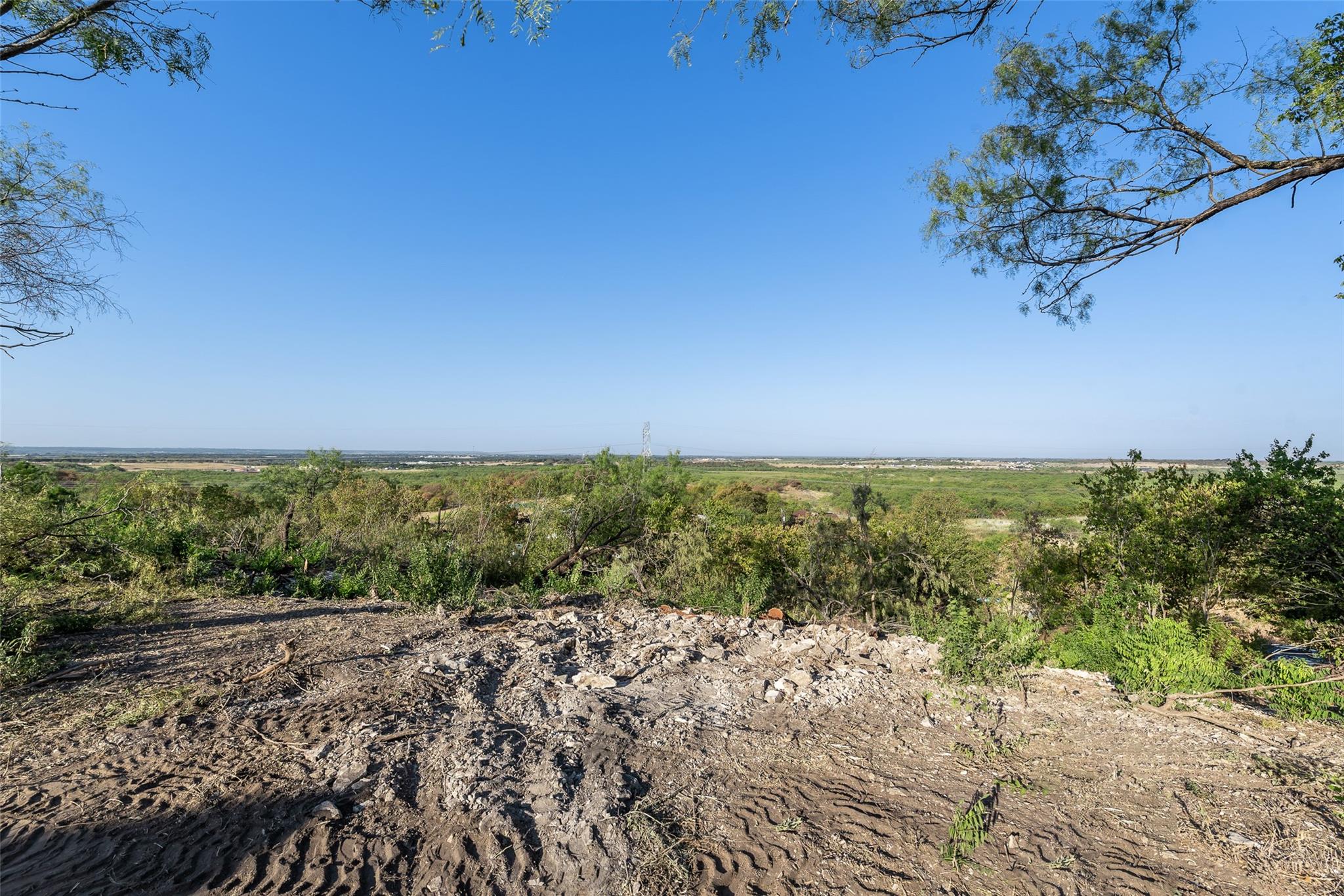 main property photo 10