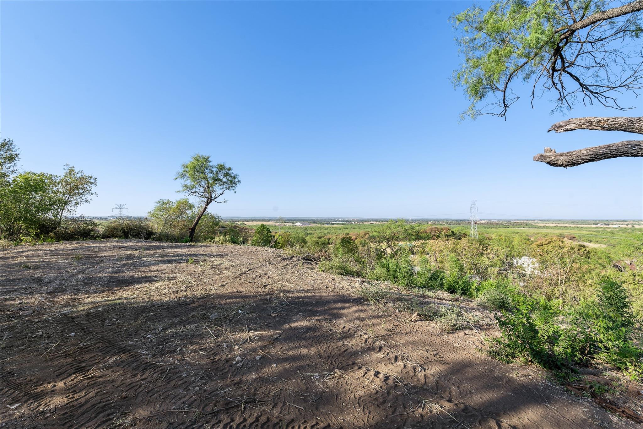 main property photo 11