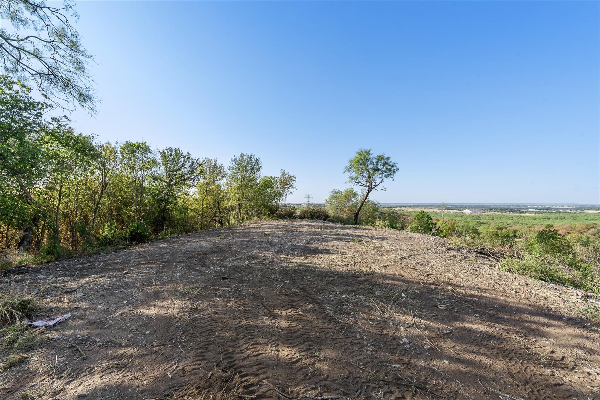 main property photo 12