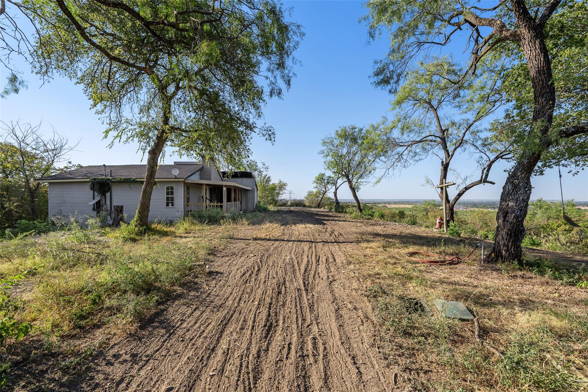 main property photo 6