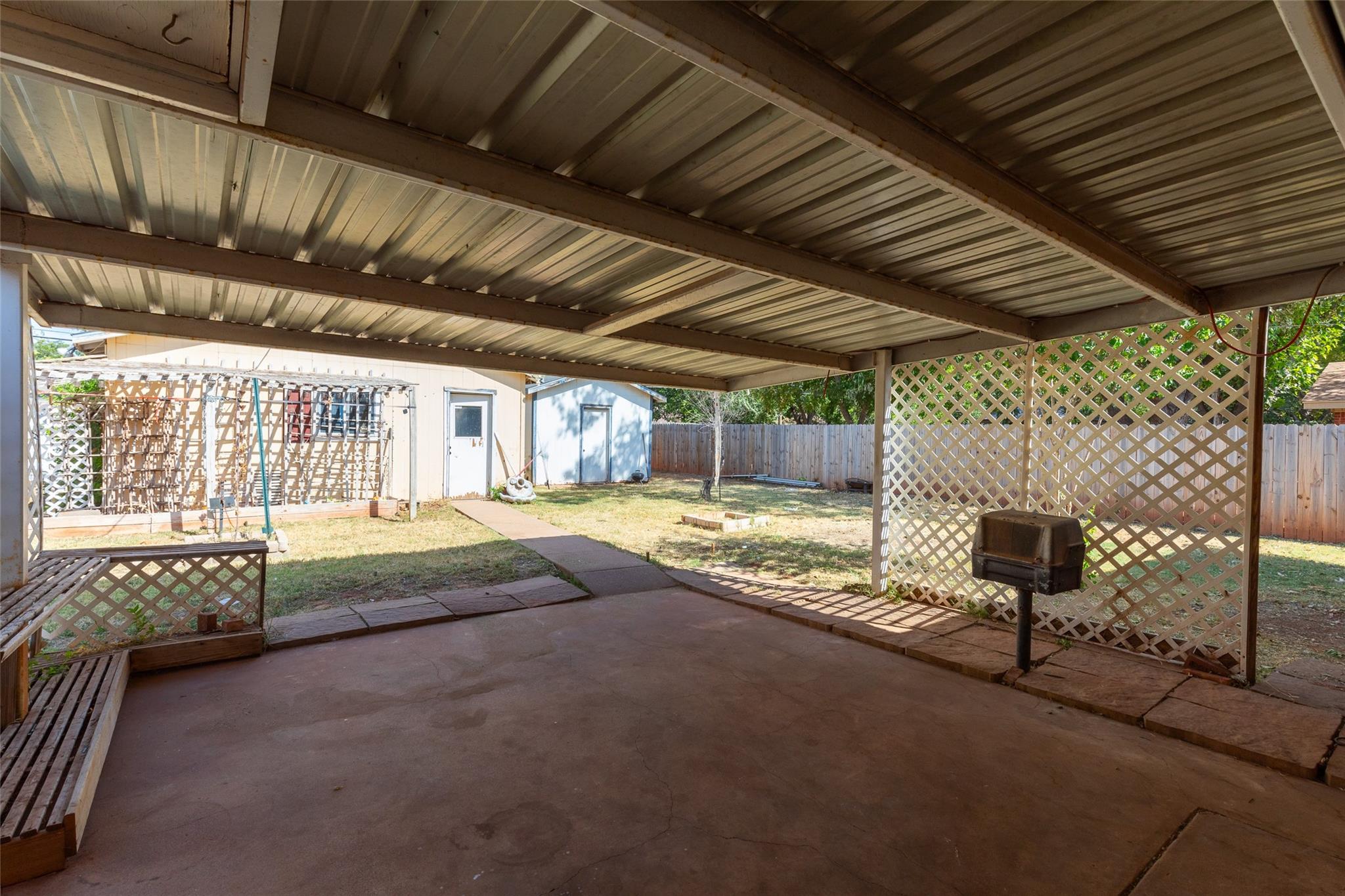 main property photo 39