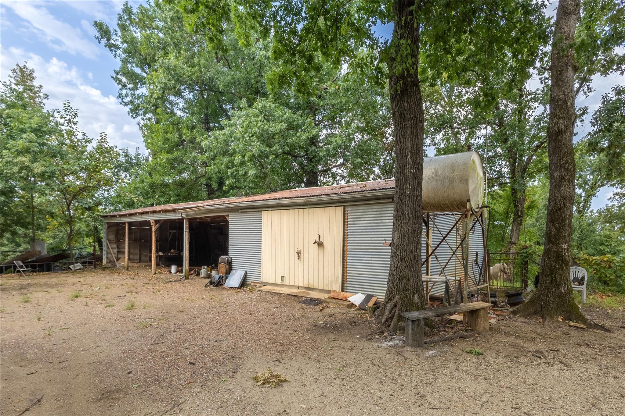 main property photo 28