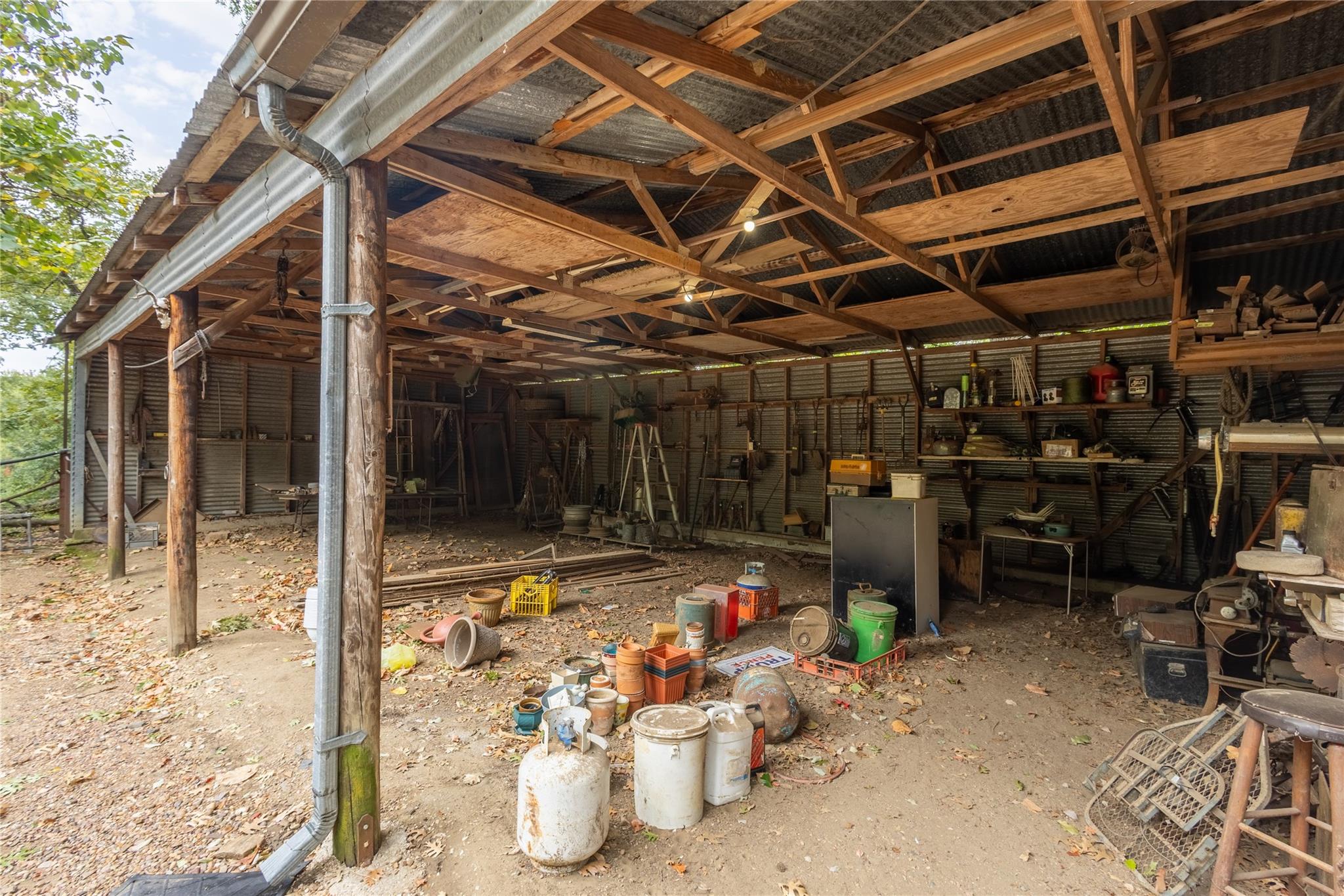 main property photo 29