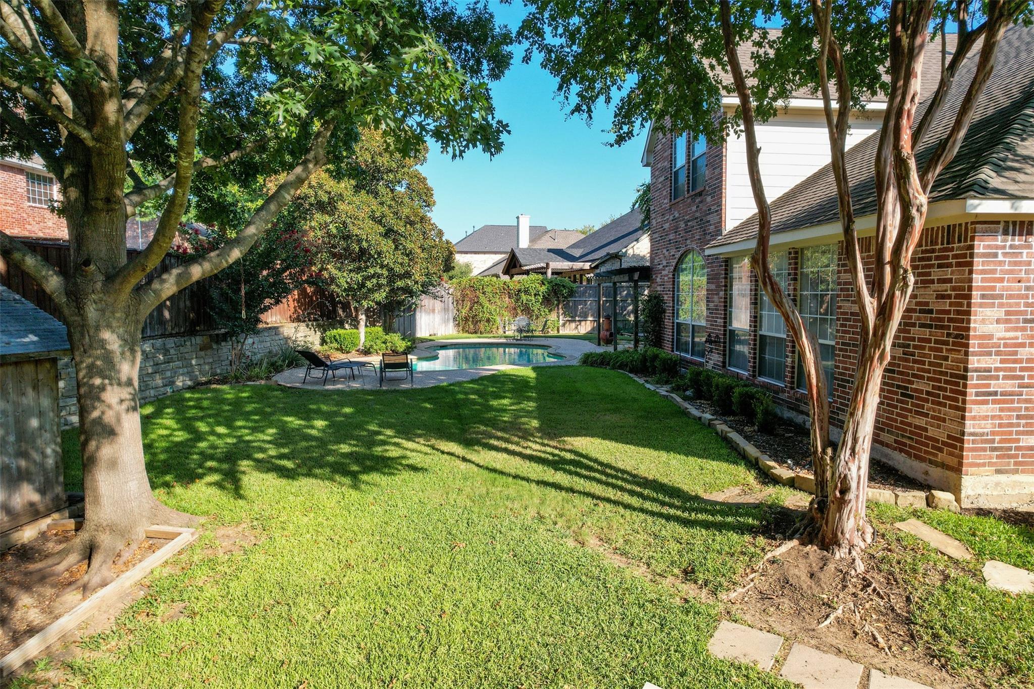 main property photo 30