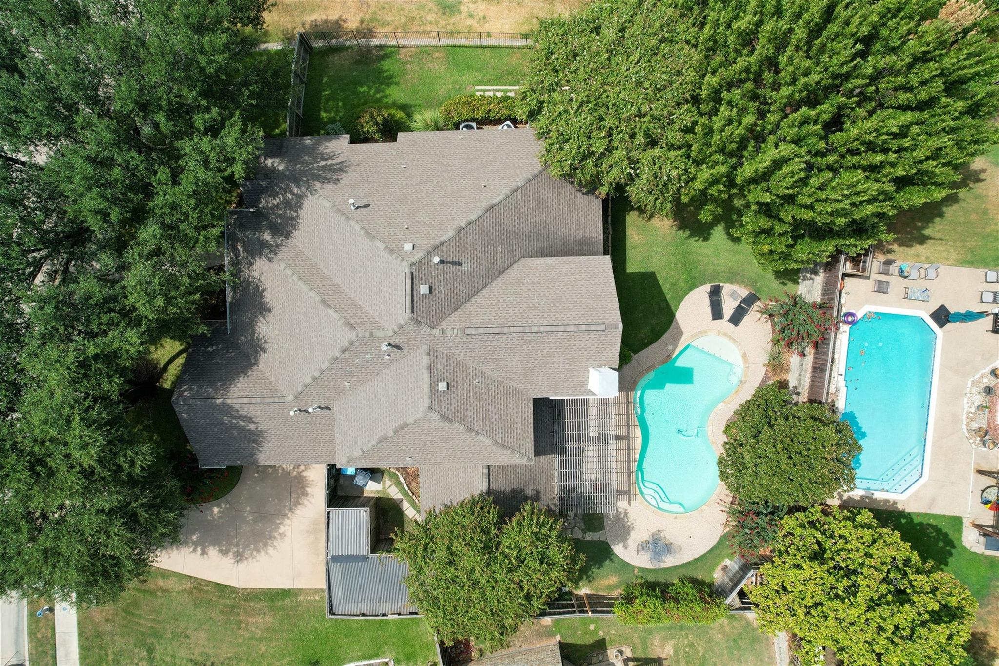 main property photo 31