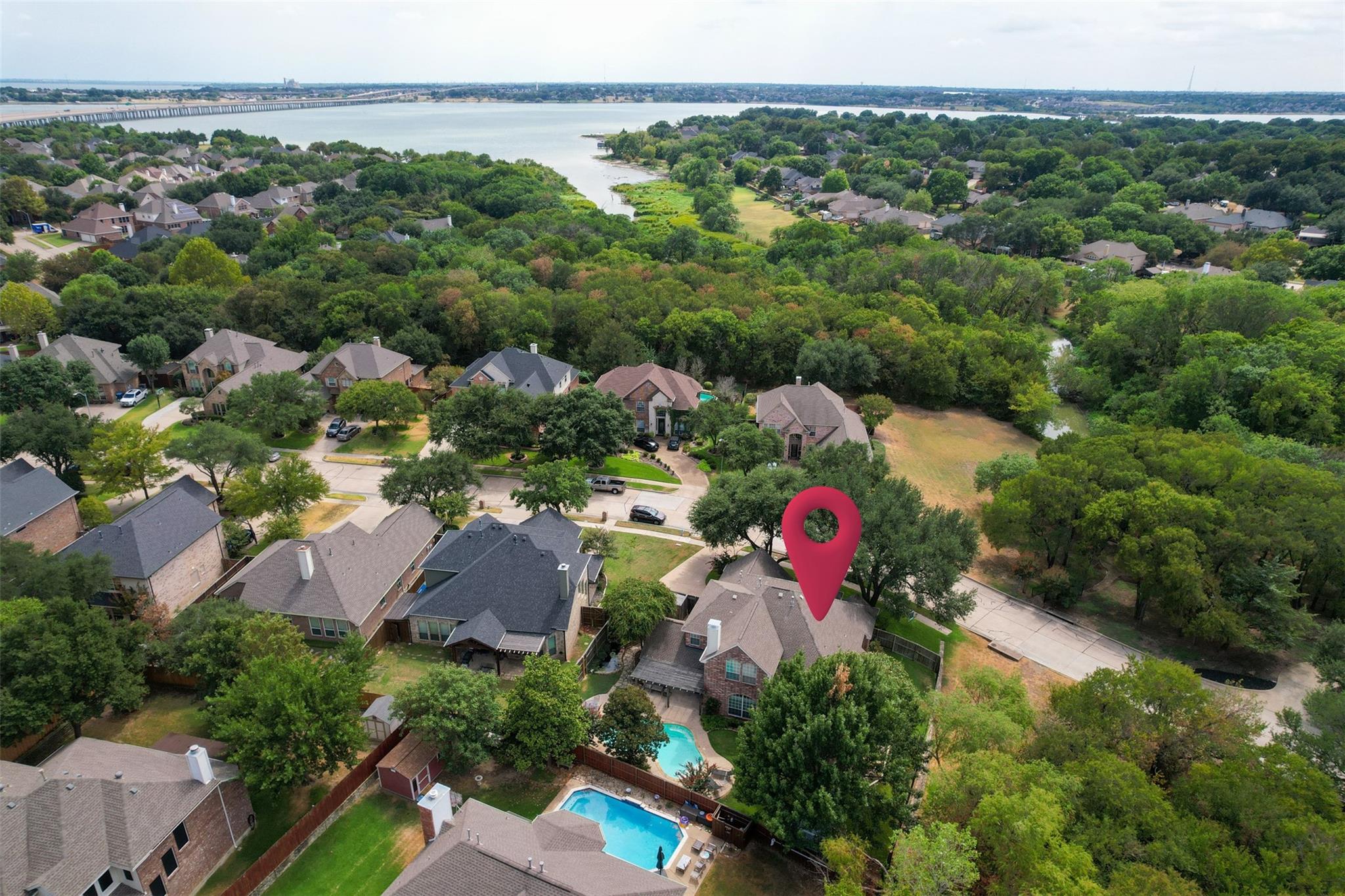 main property photo 32