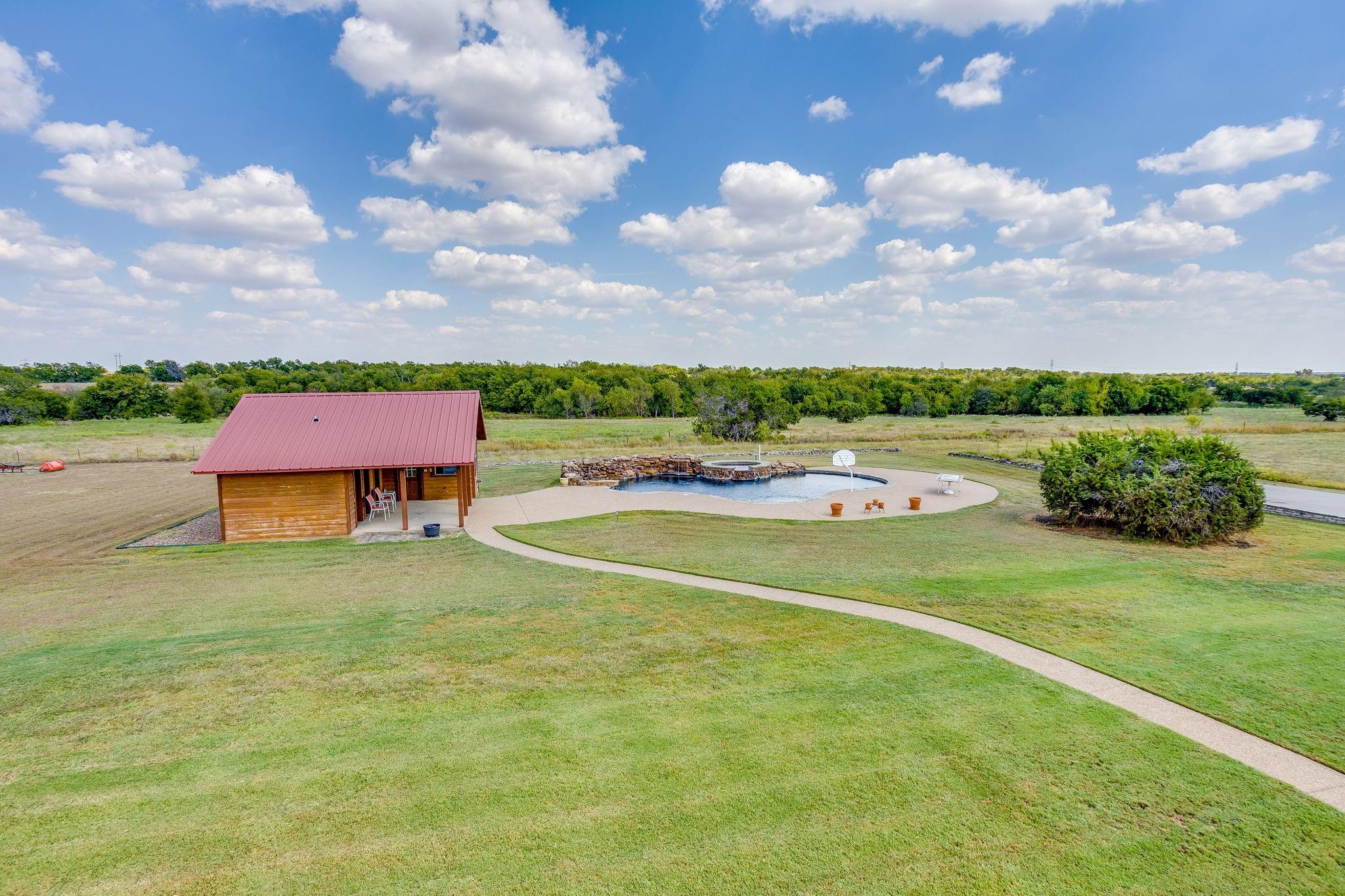 main property photo 27