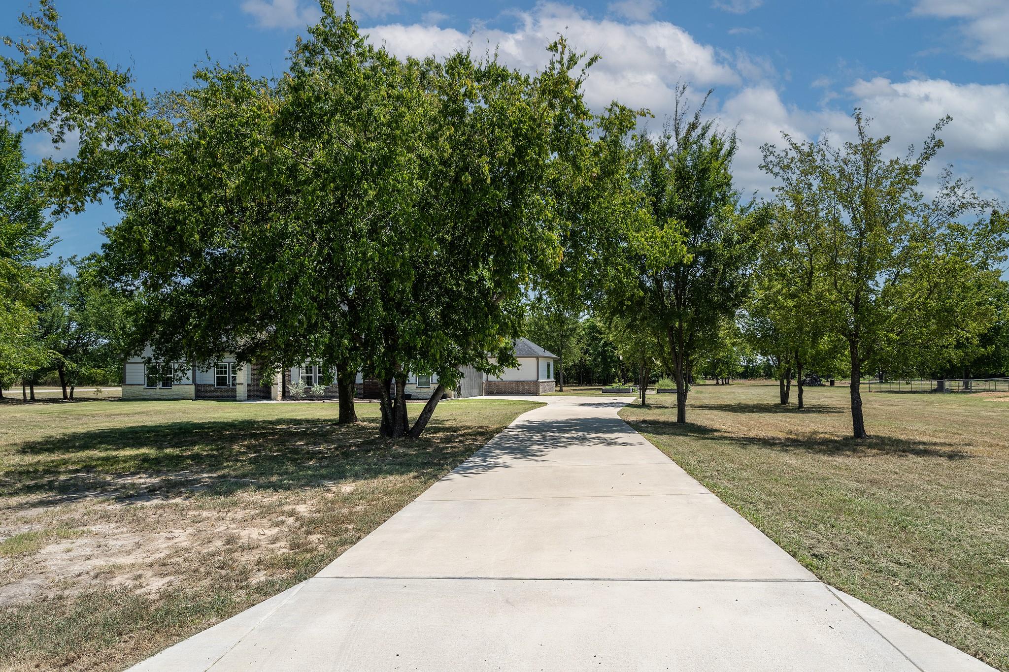 main property photo 6