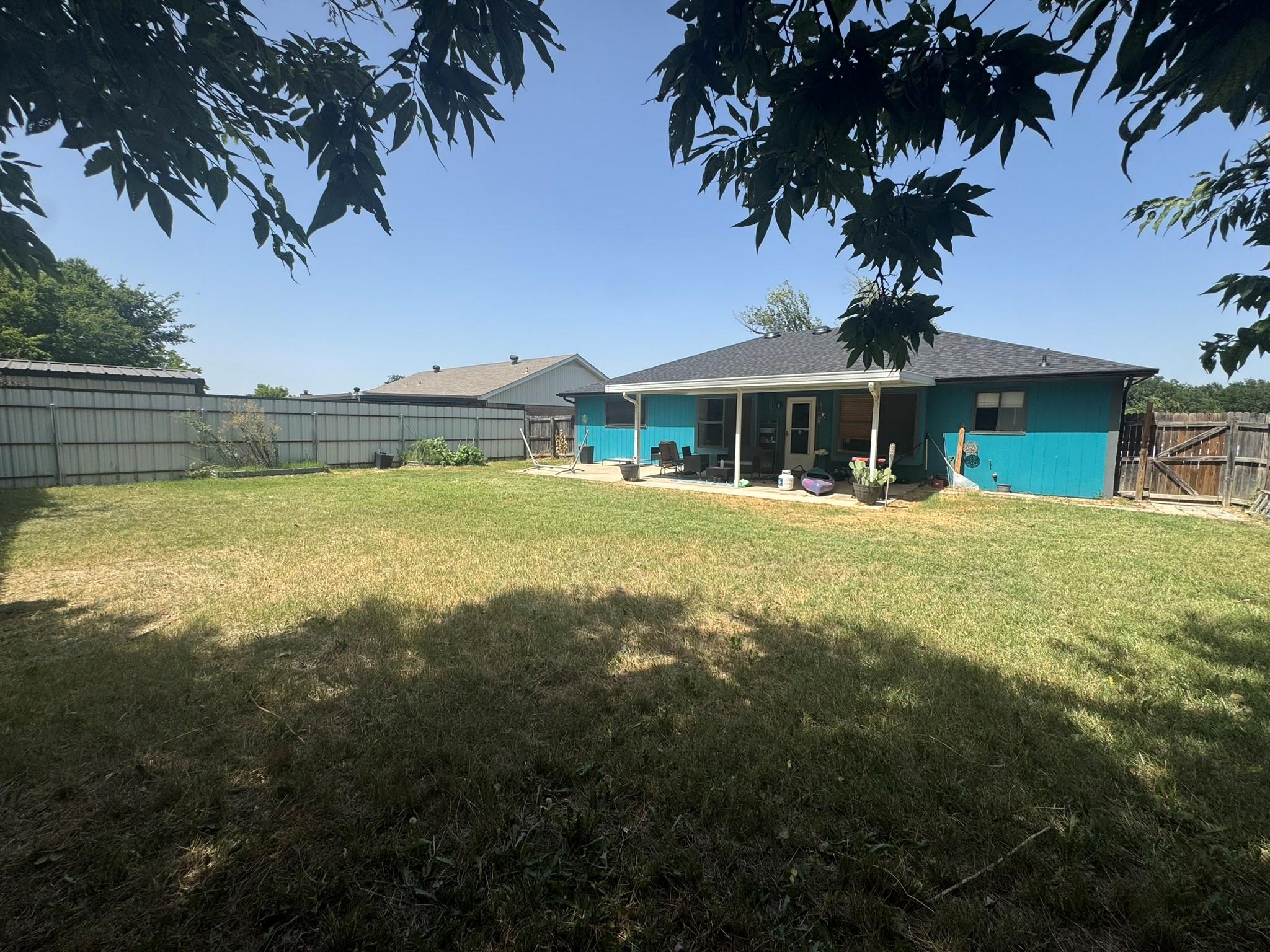 main property photo 20