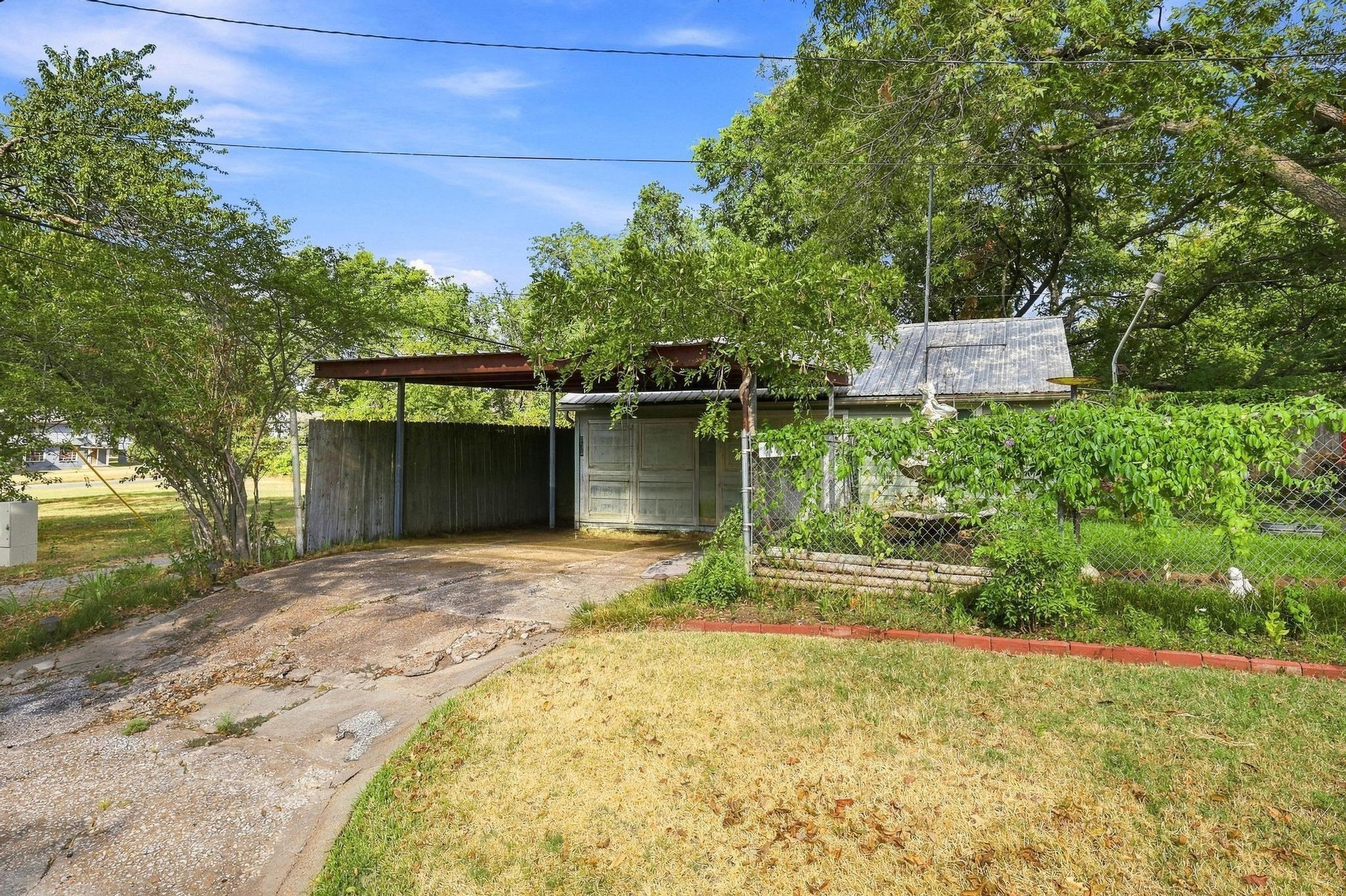 main property photo 34
