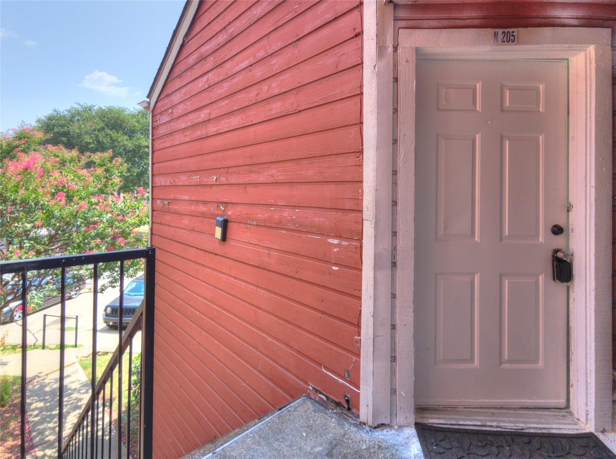 main property photo 9