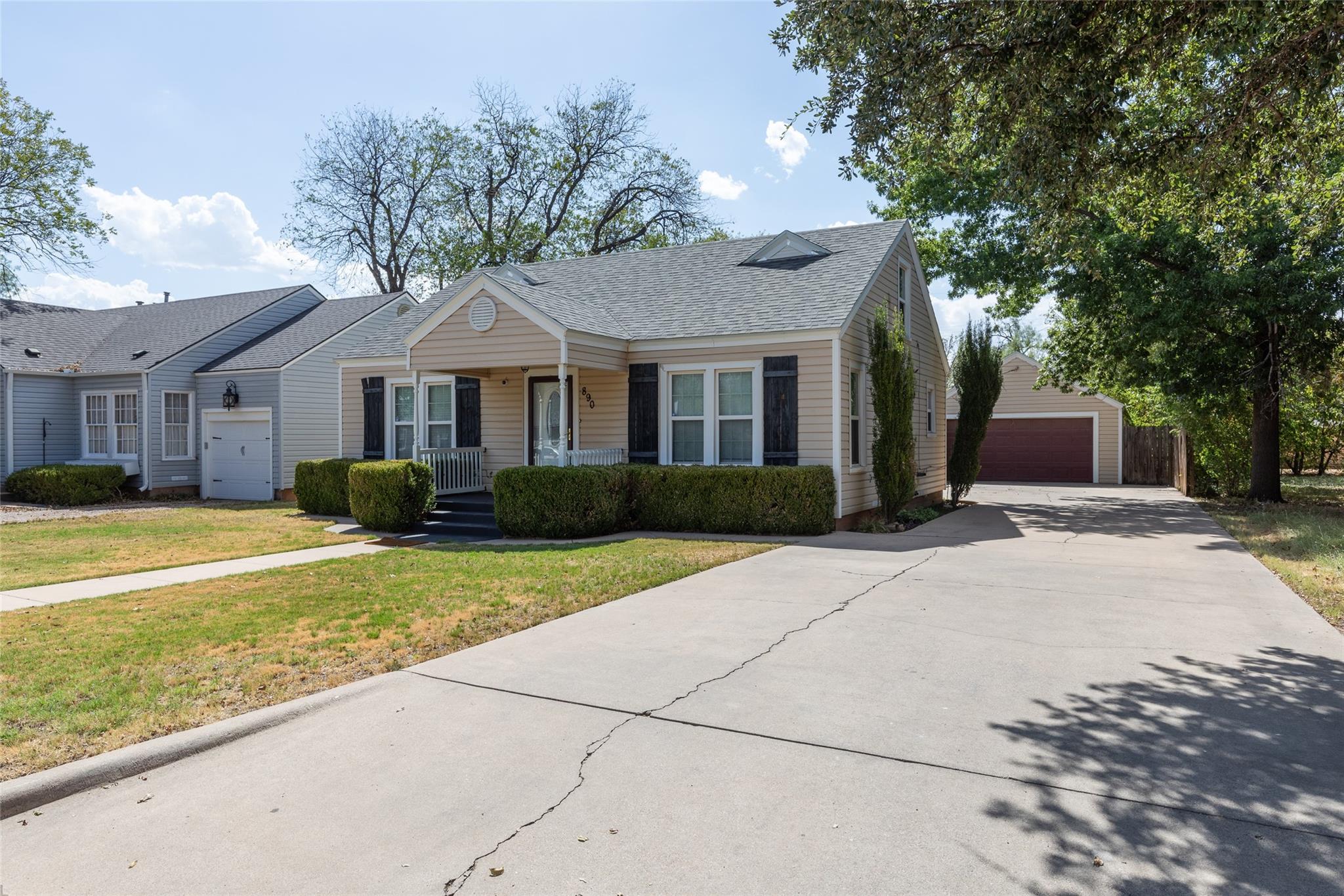 main property photo 2