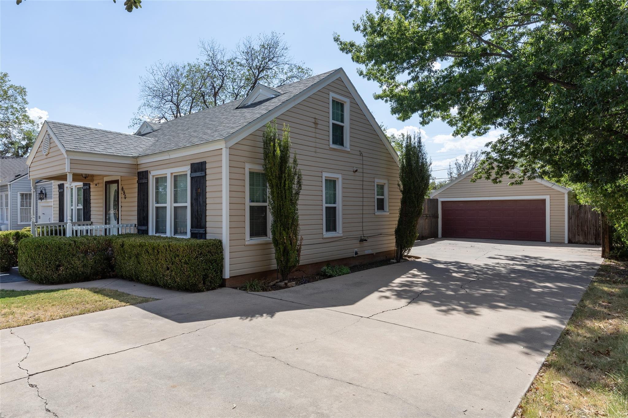 main property photo 3