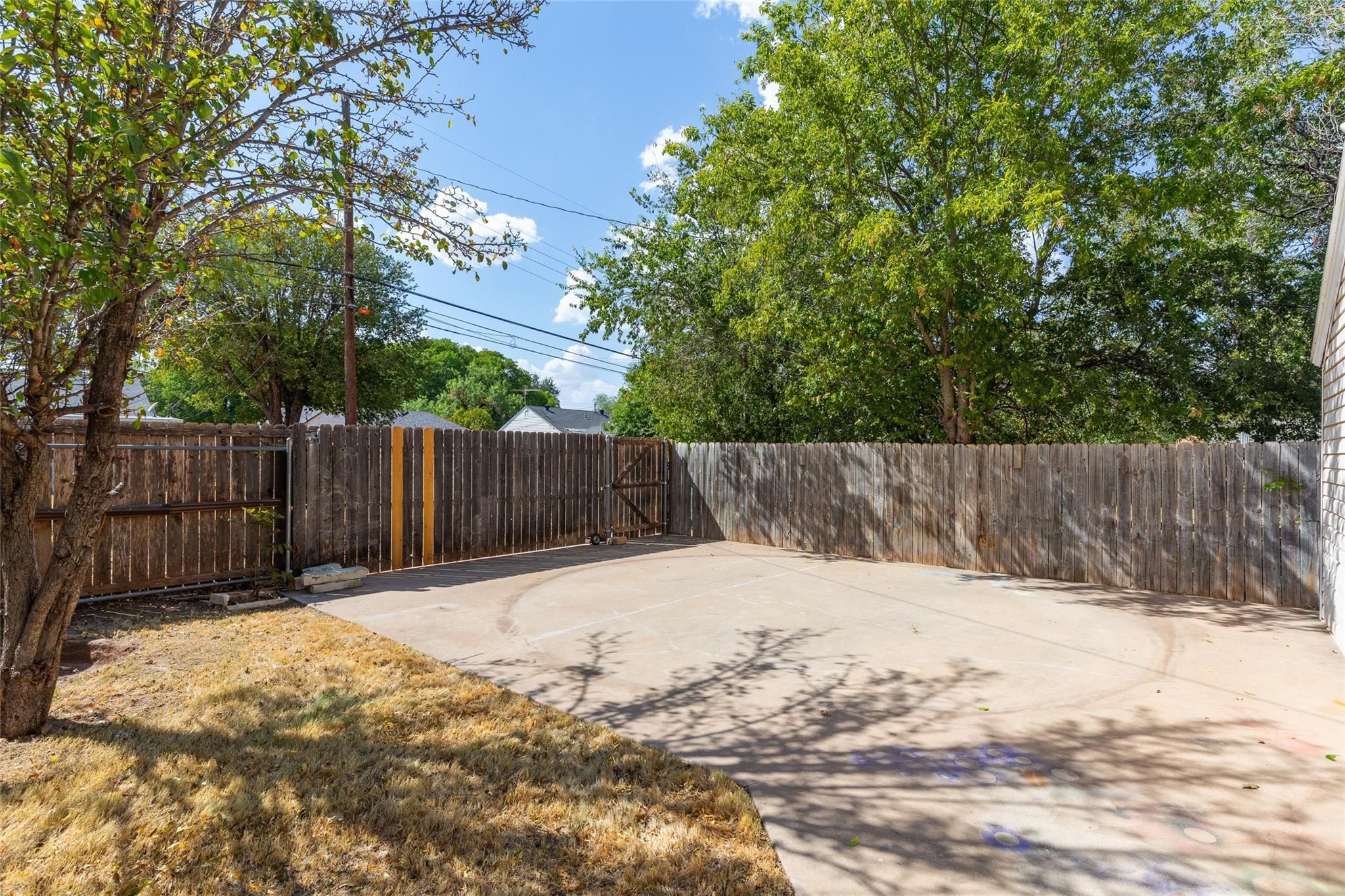 main property photo 31