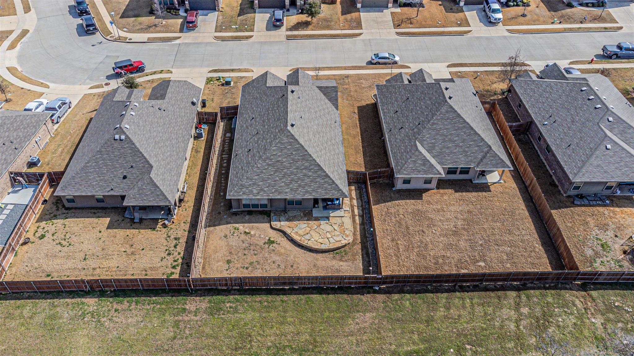 main property photo 37