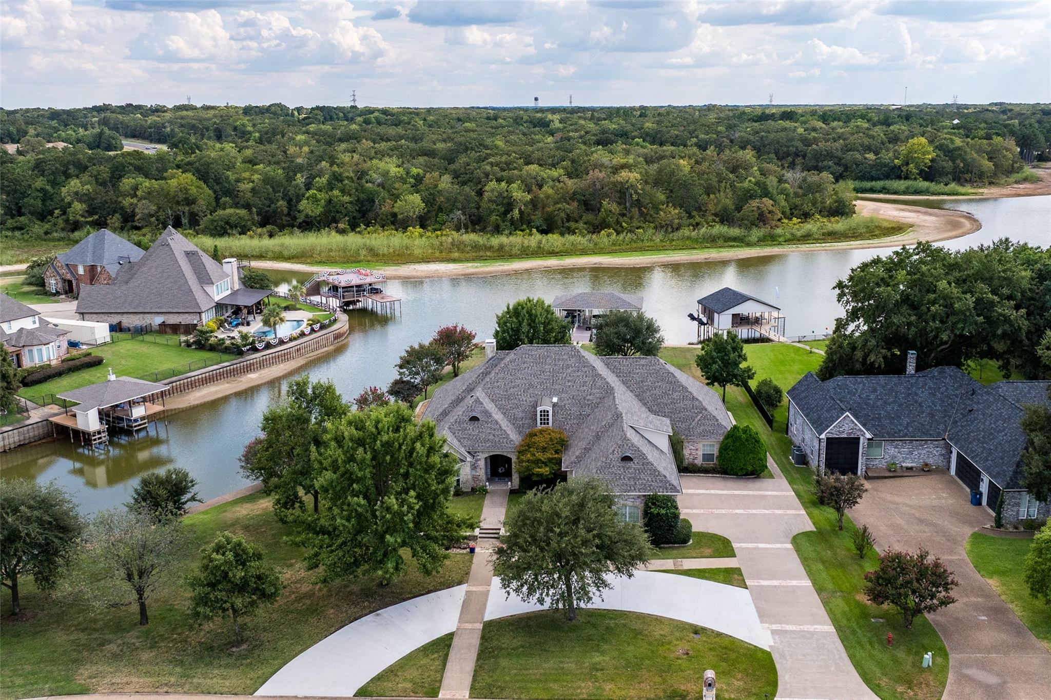 main property photo 37