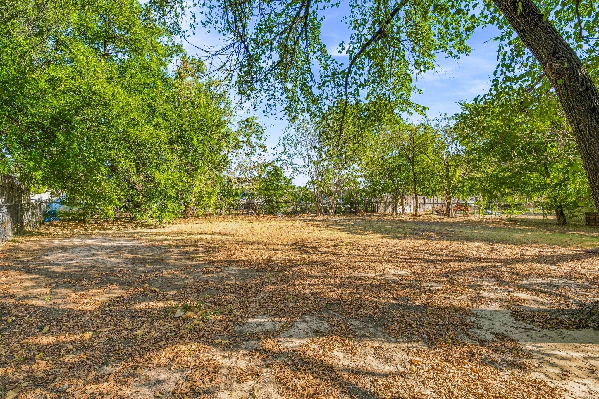 main property photo 16