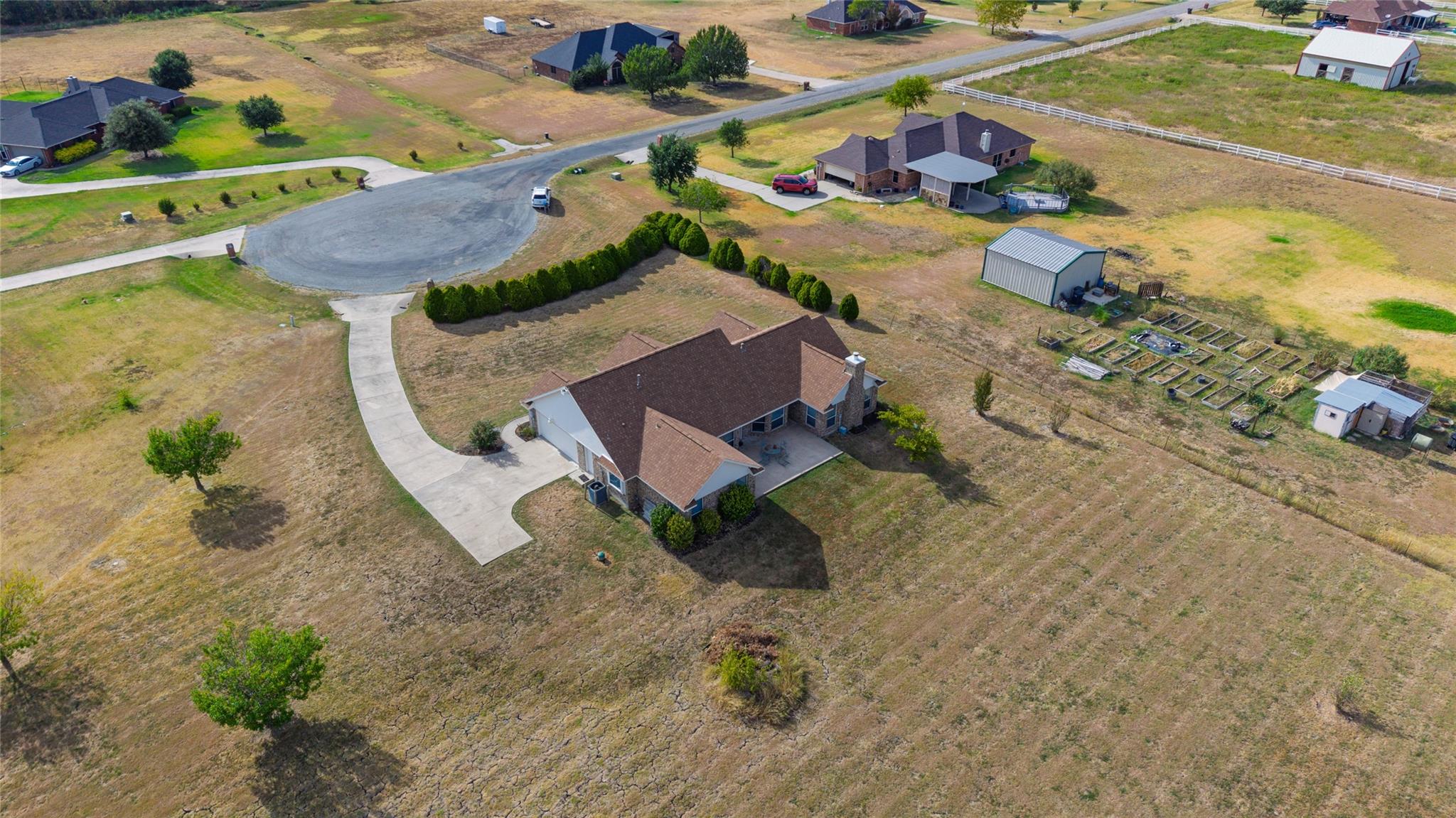 main property photo 13
