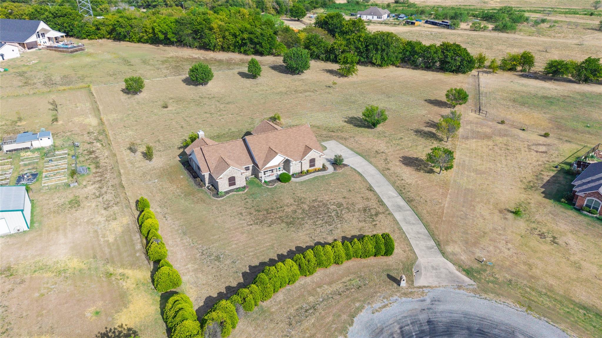 main property photo 14