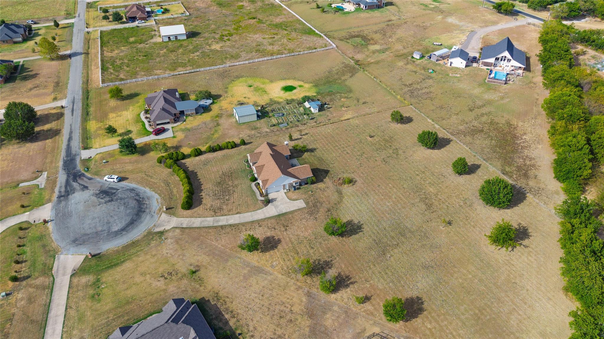 main property photo 8