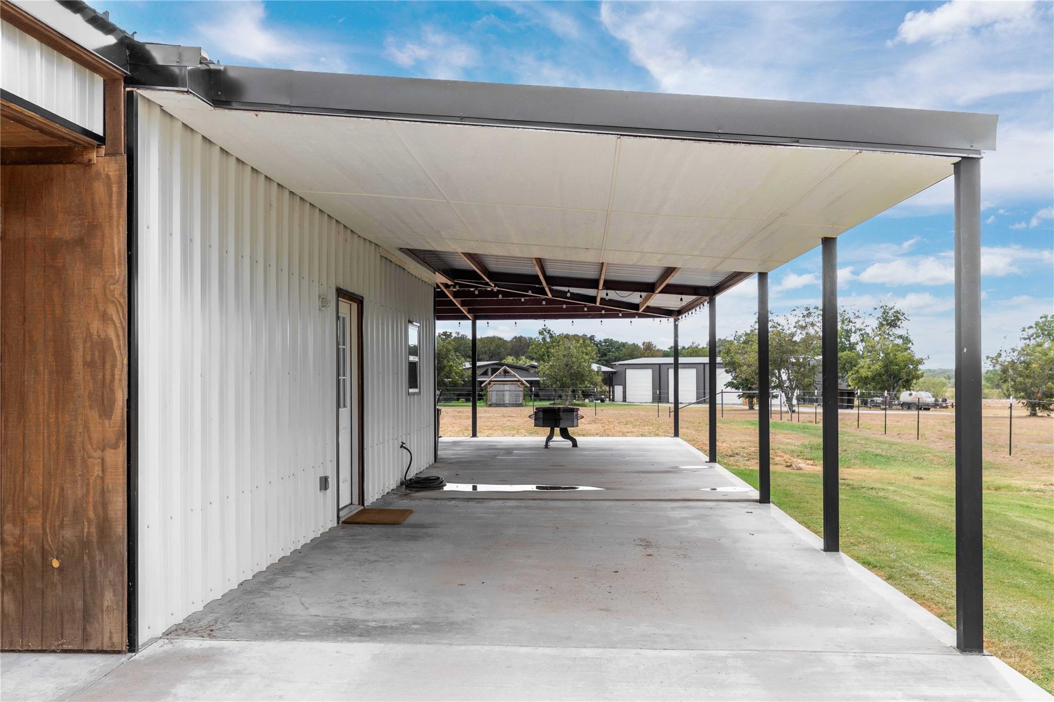 main property photo 18
