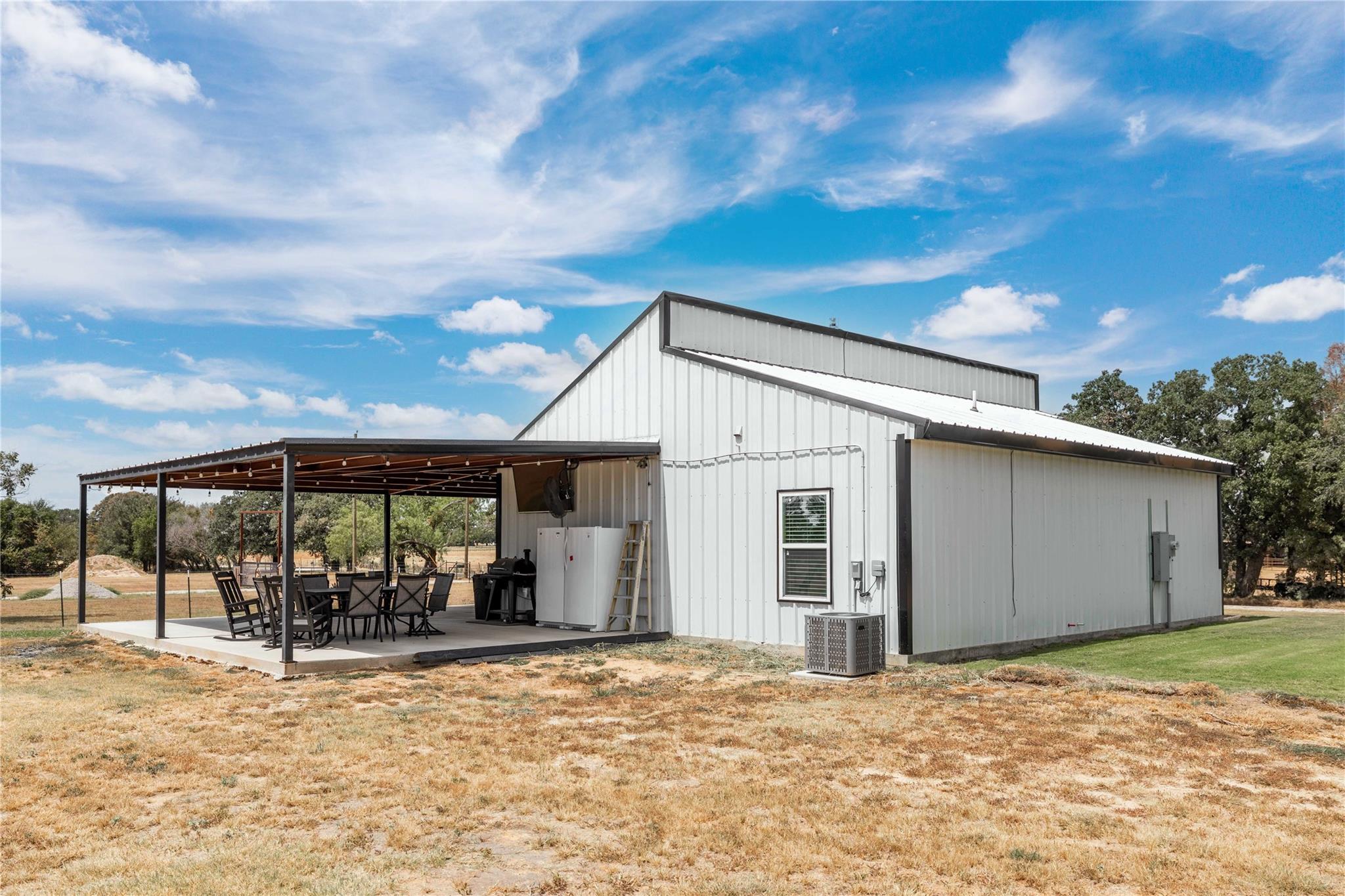 main property photo 25