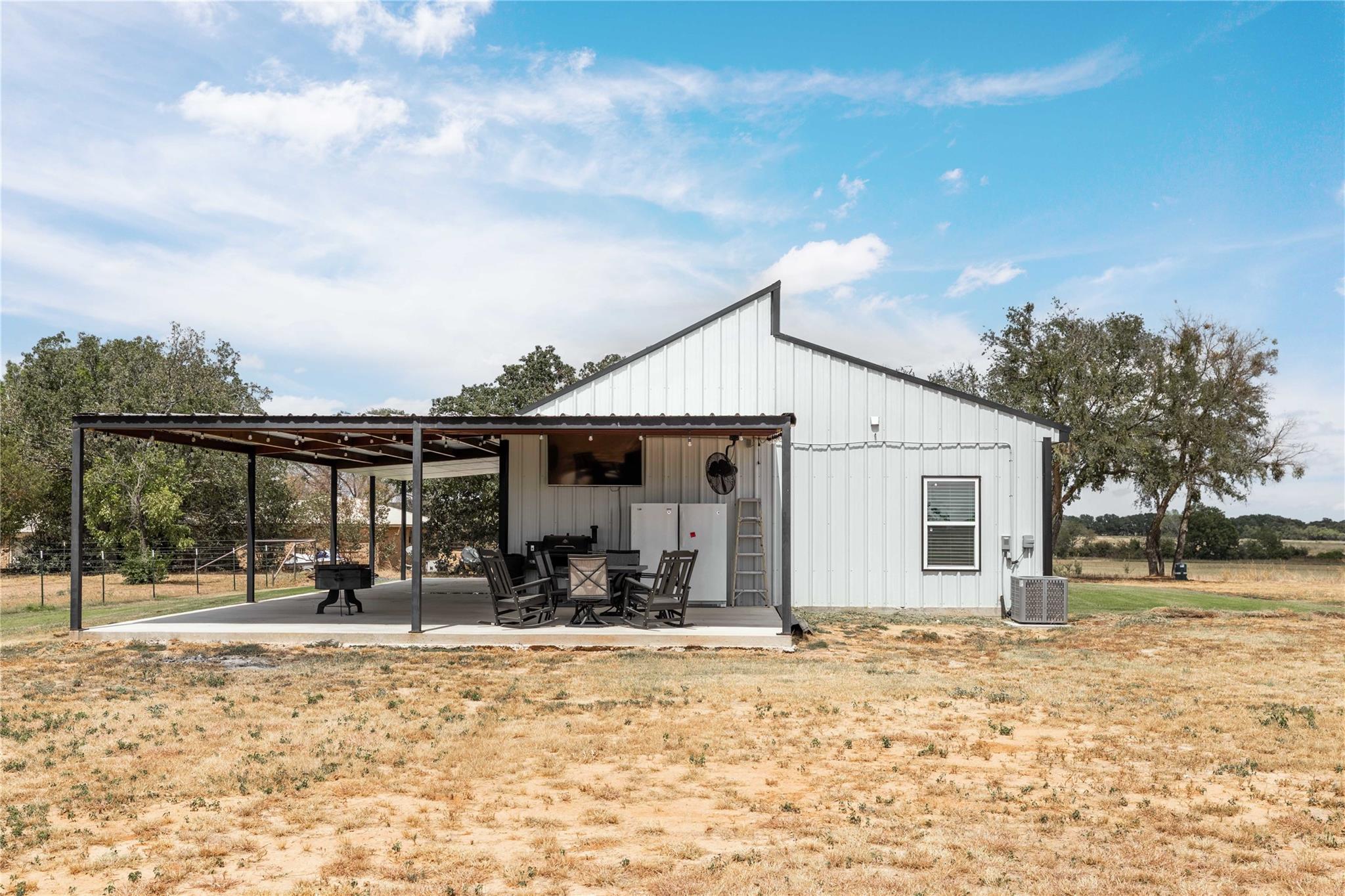main property photo 26