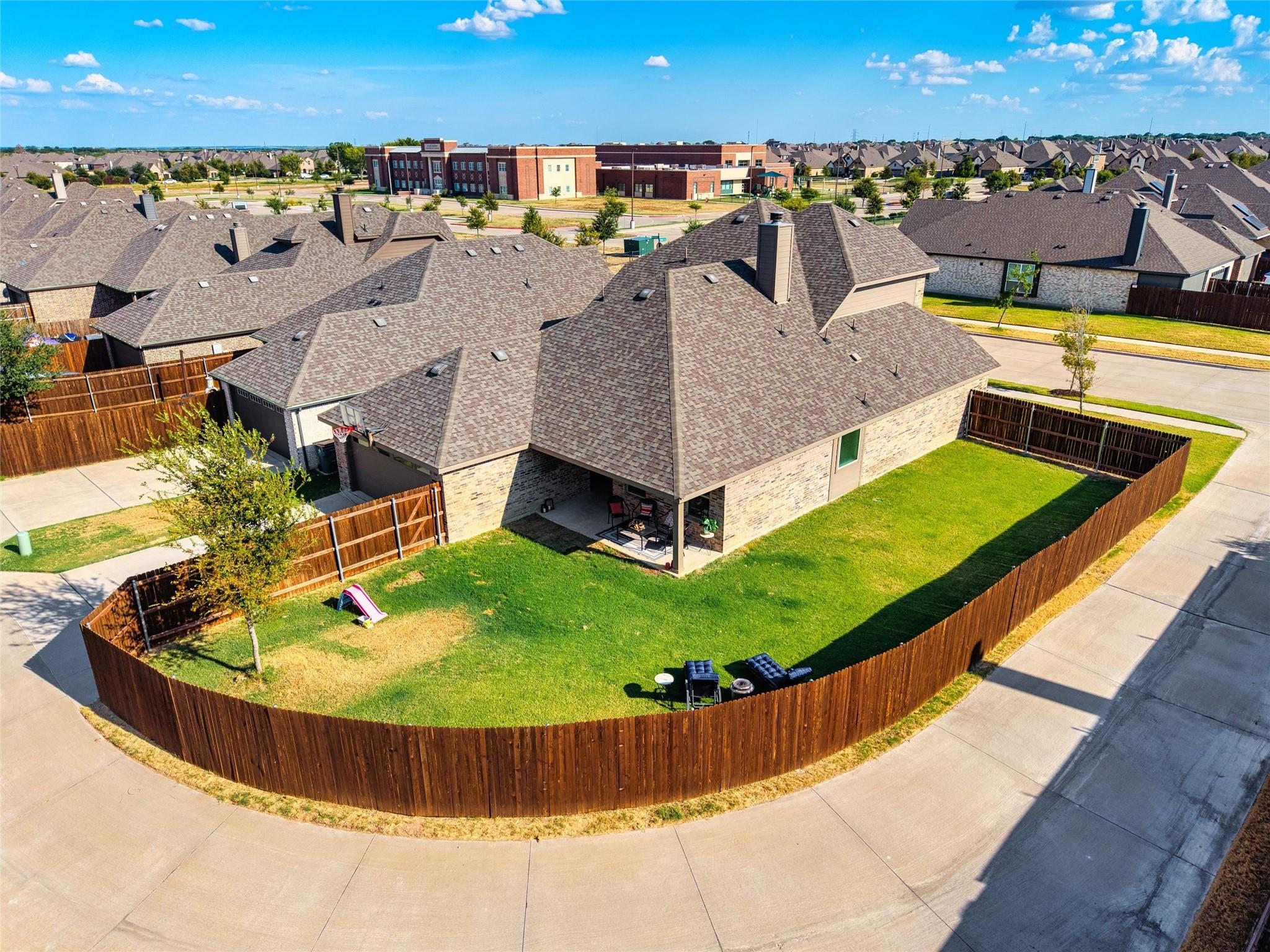 main property photo 26