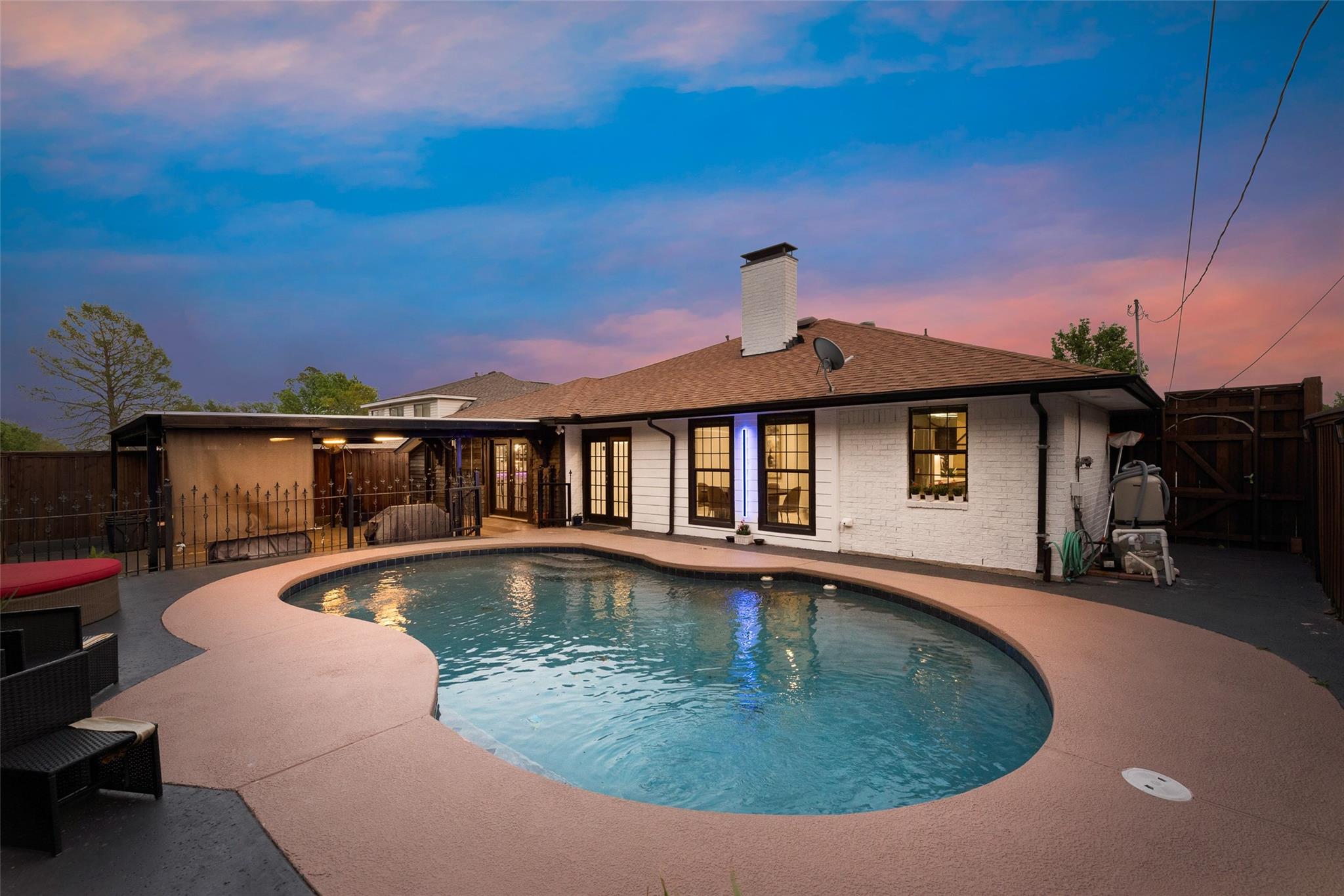 main property photo 29