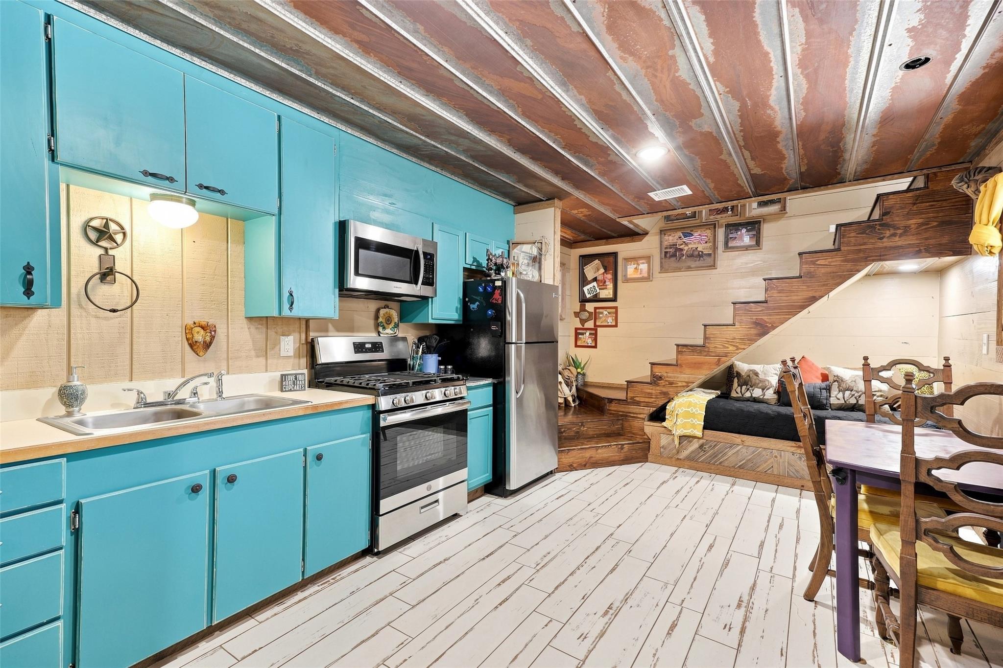 main property photo 27