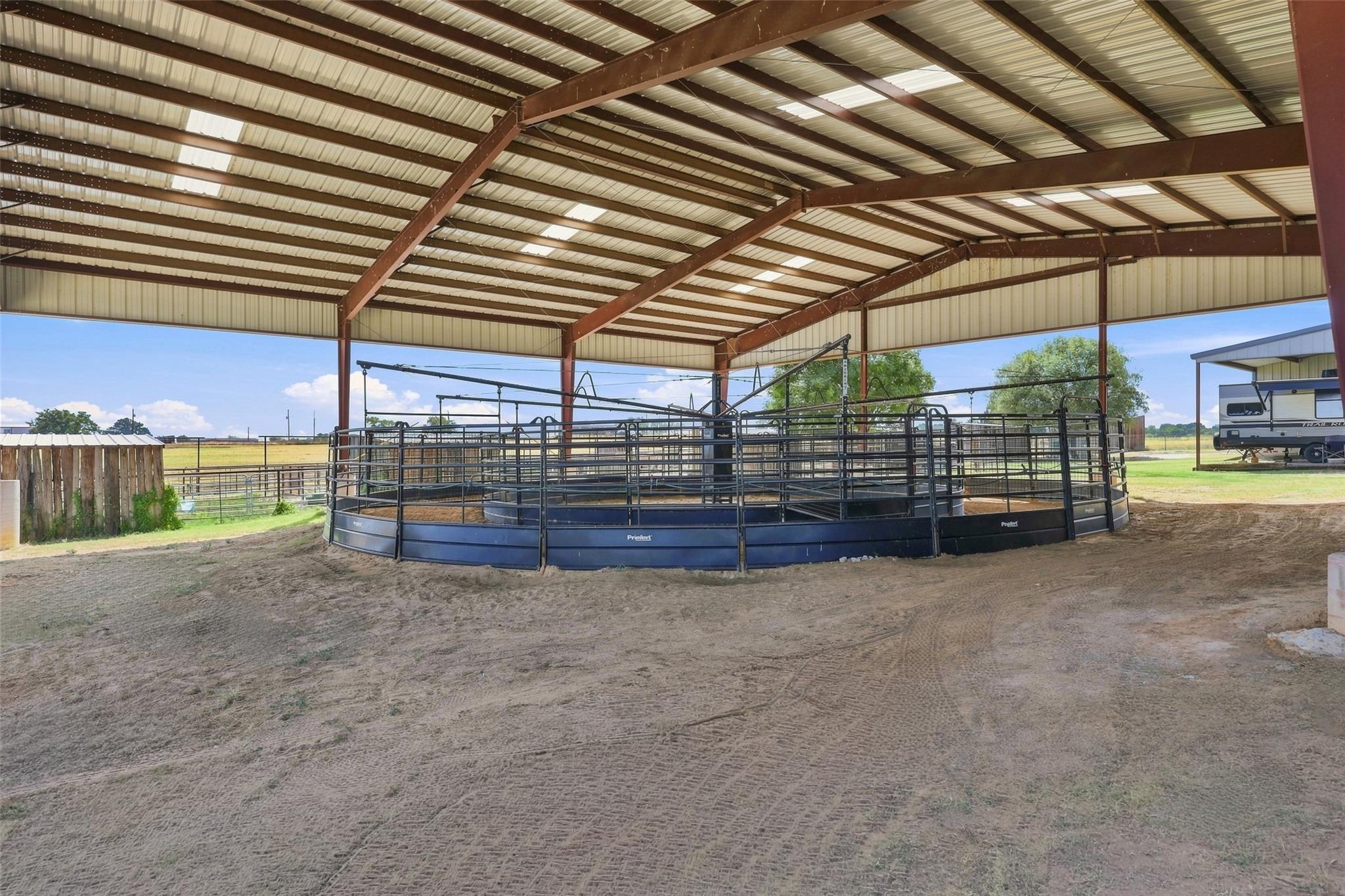 main property photo 31