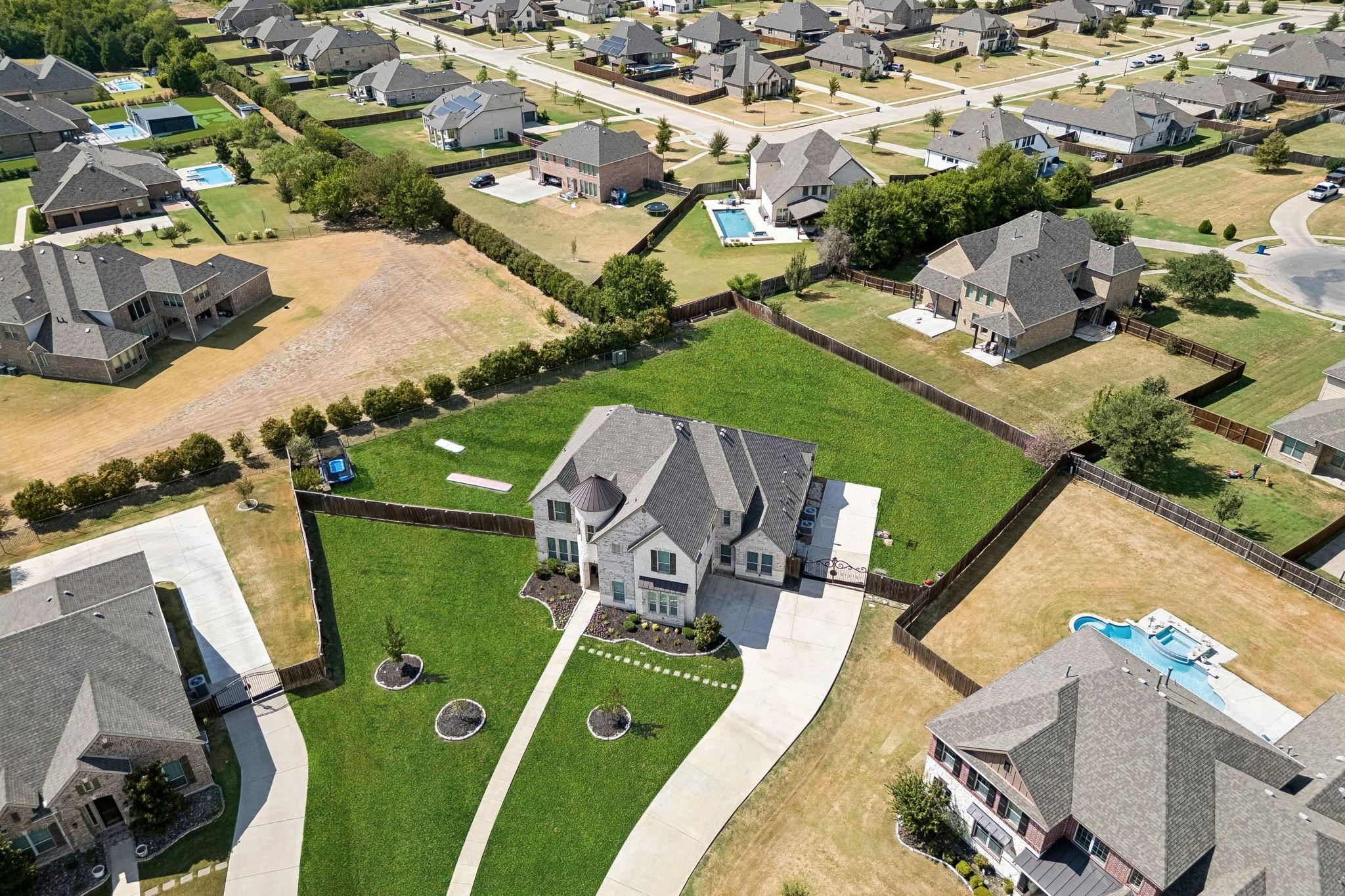main property photo 34