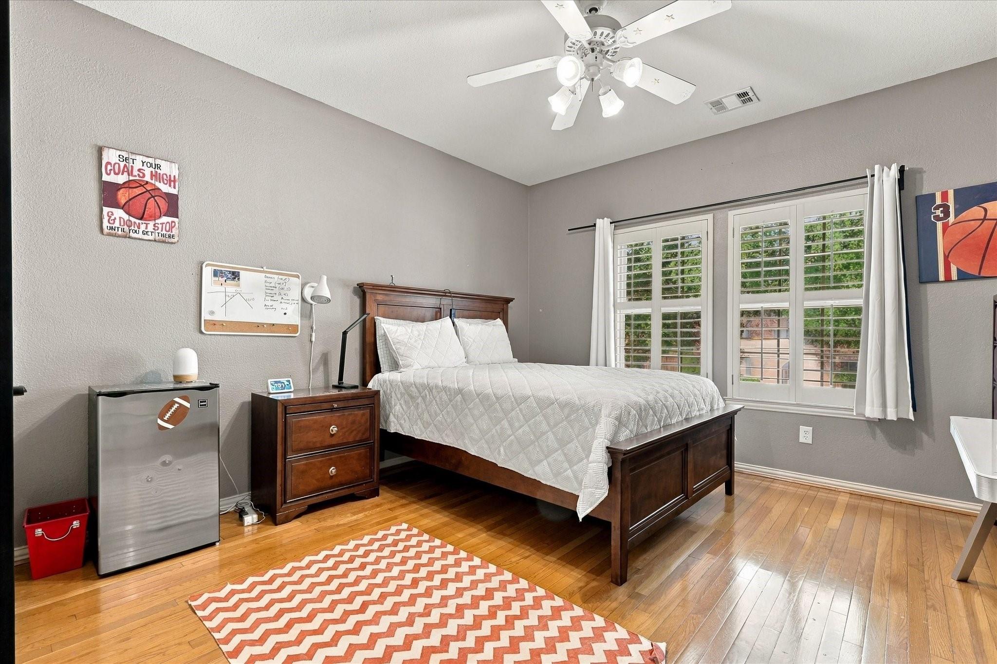 main property photo 25