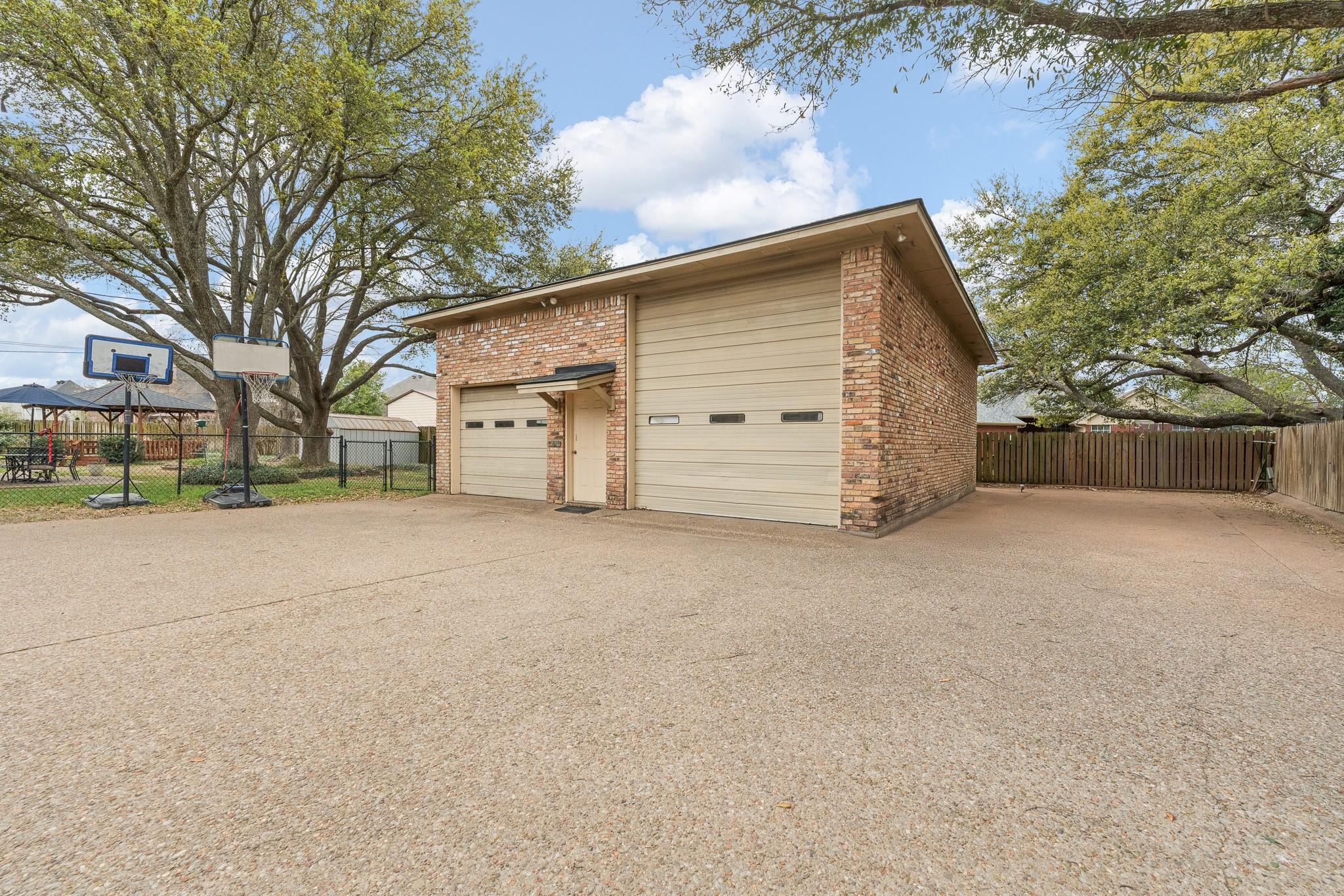 main property photo 36