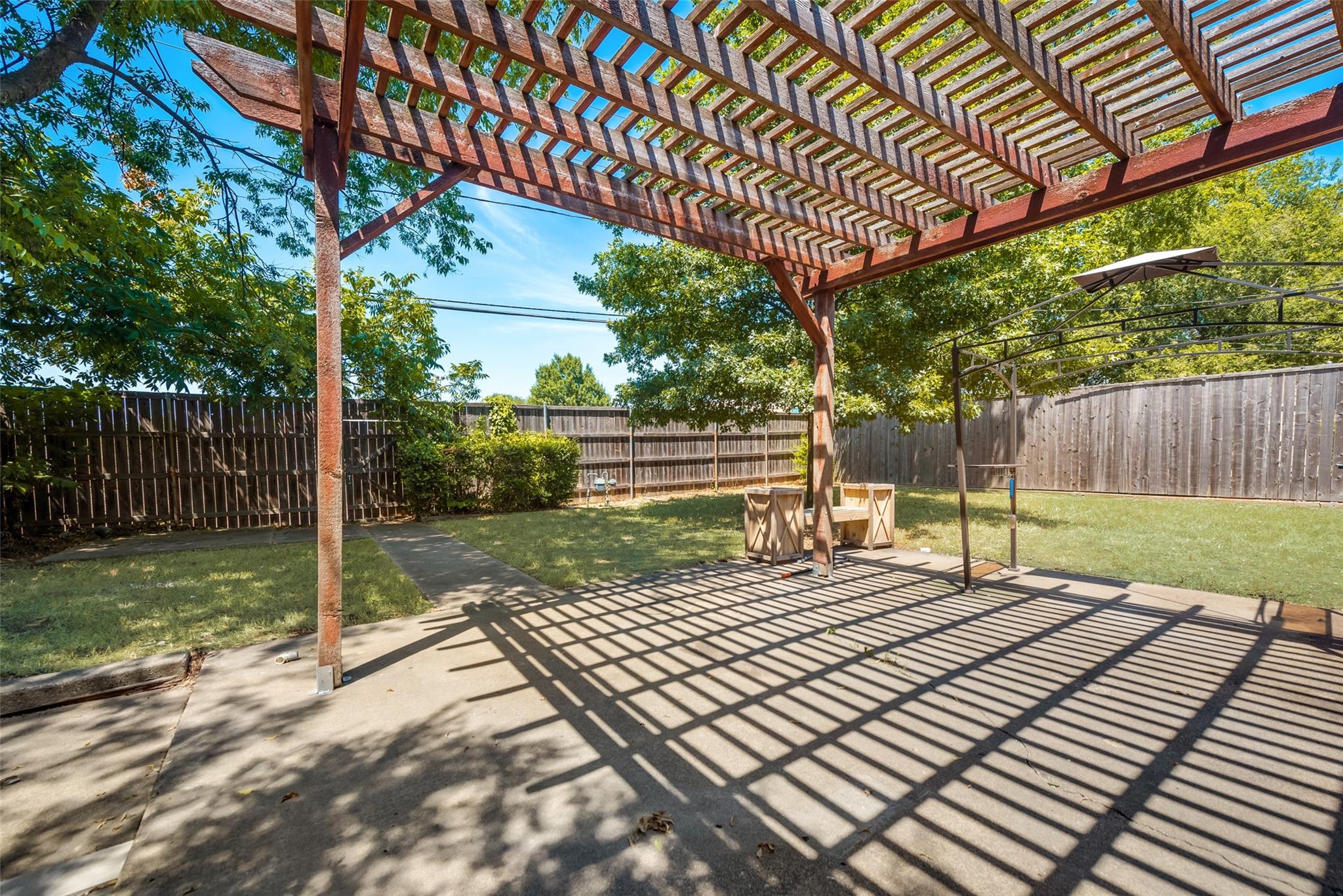 main property photo 20