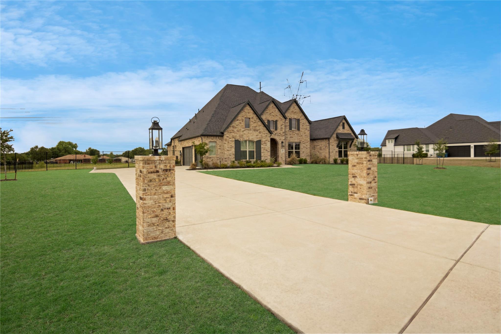 main property photo 2
