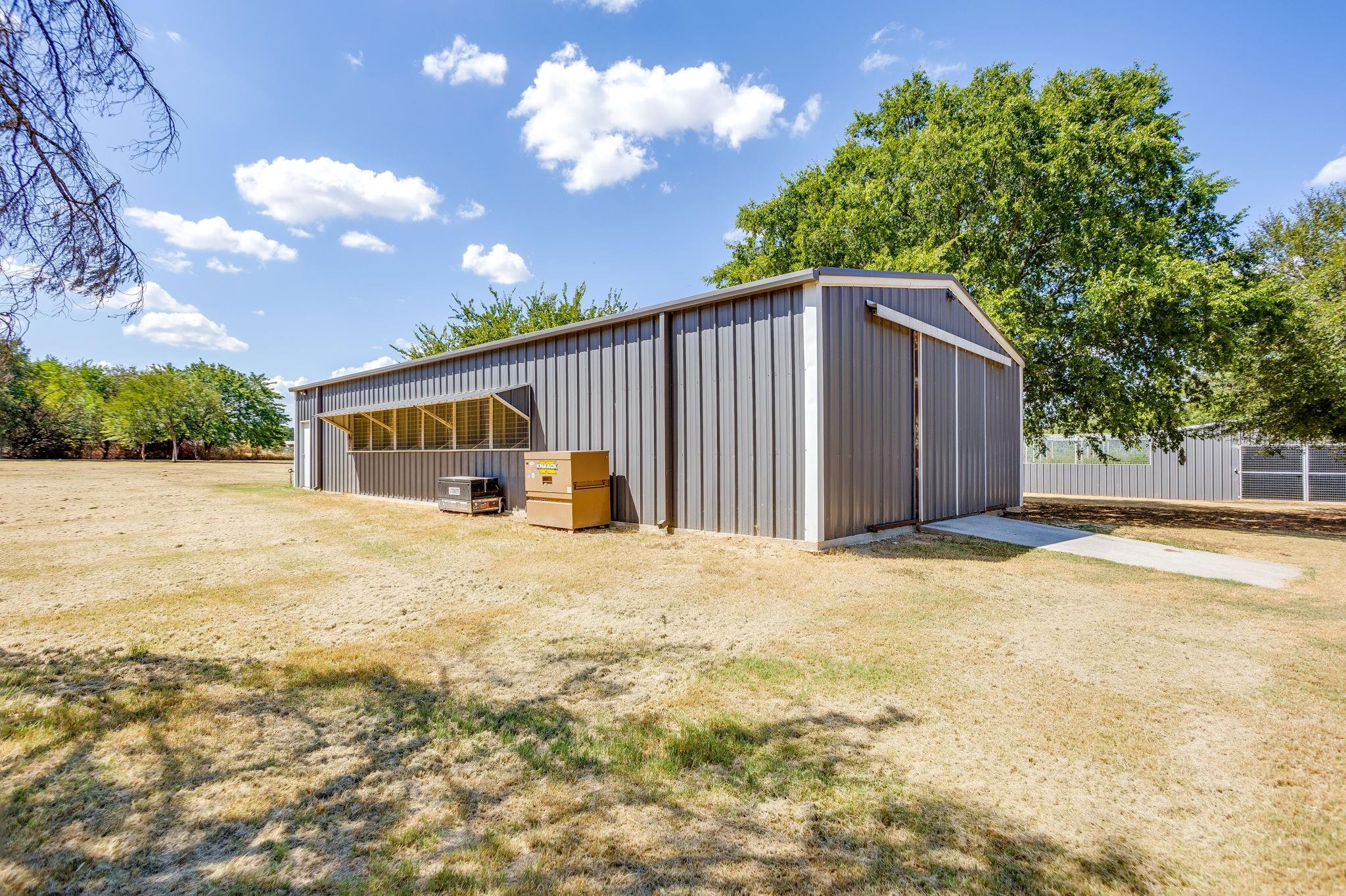 main property photo 31