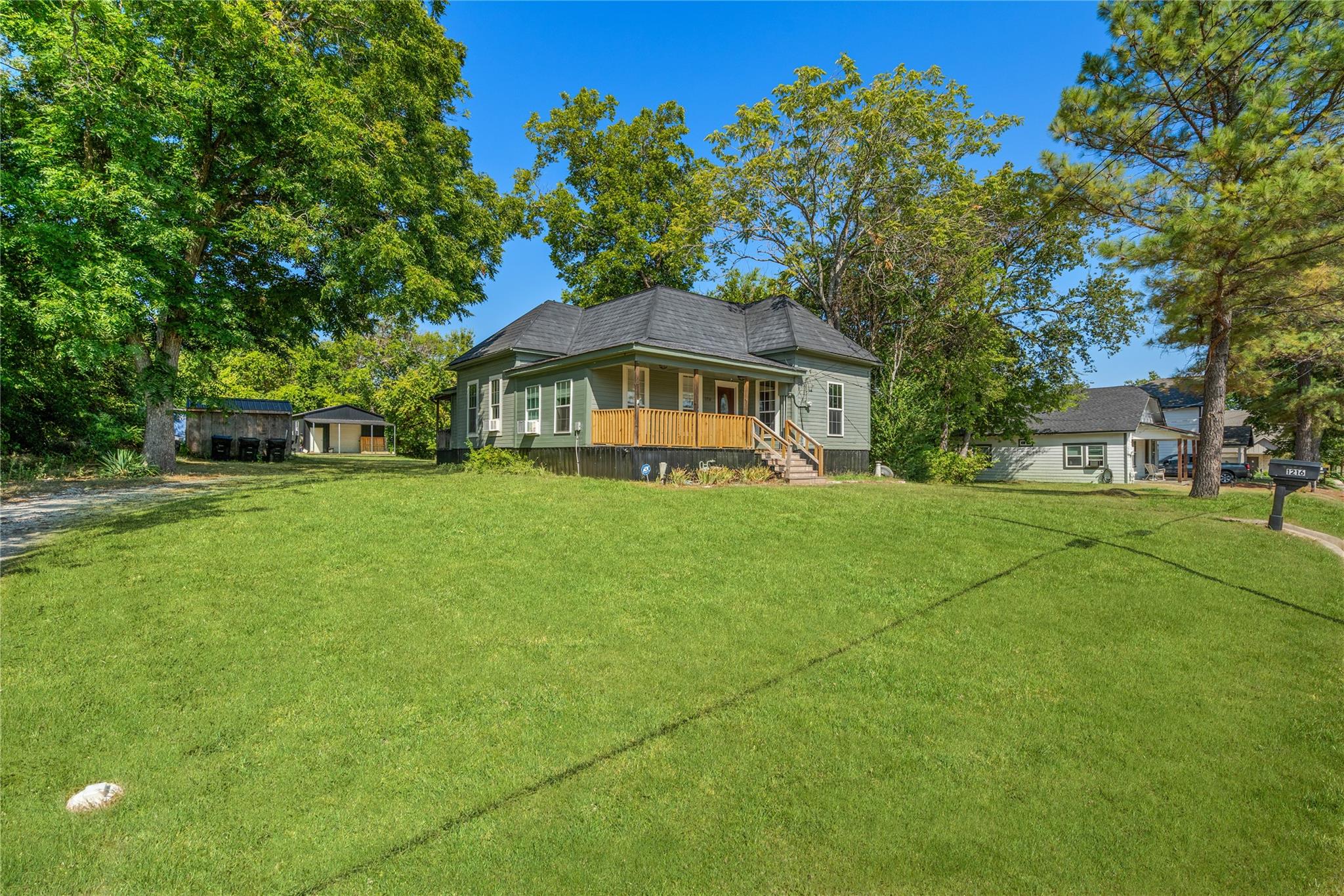 main property photo 16