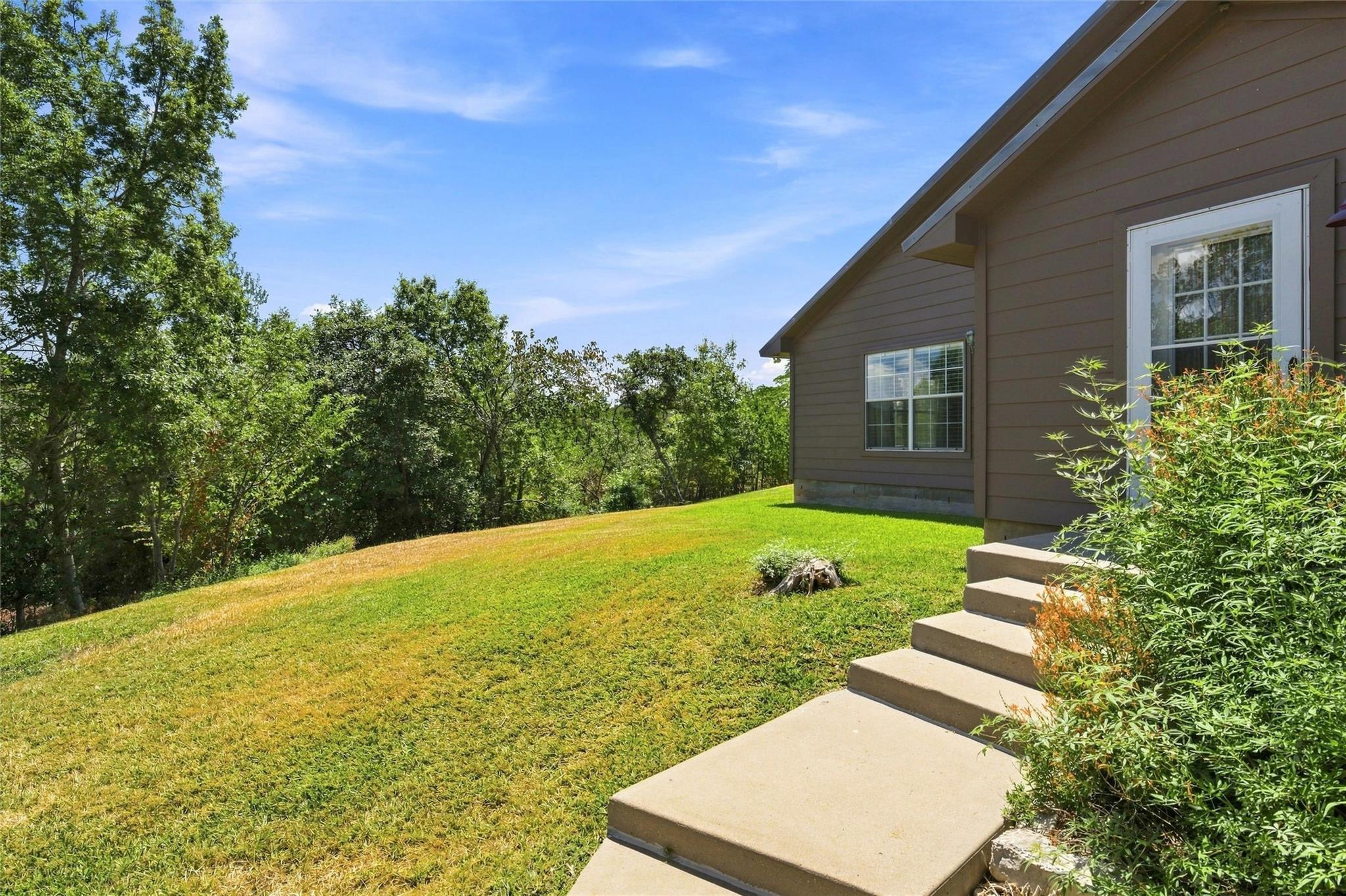 main property photo 23