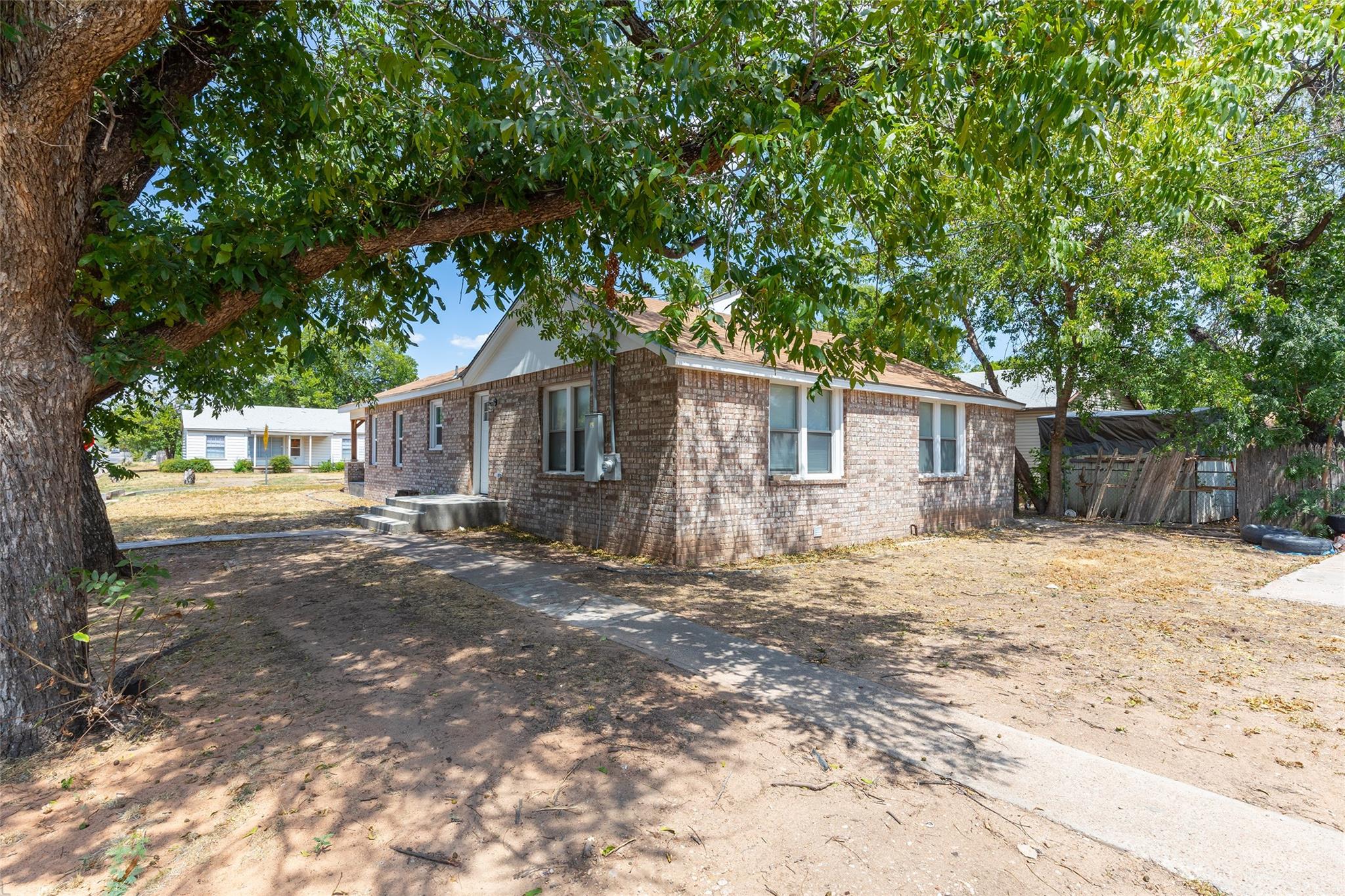 main property photo 28