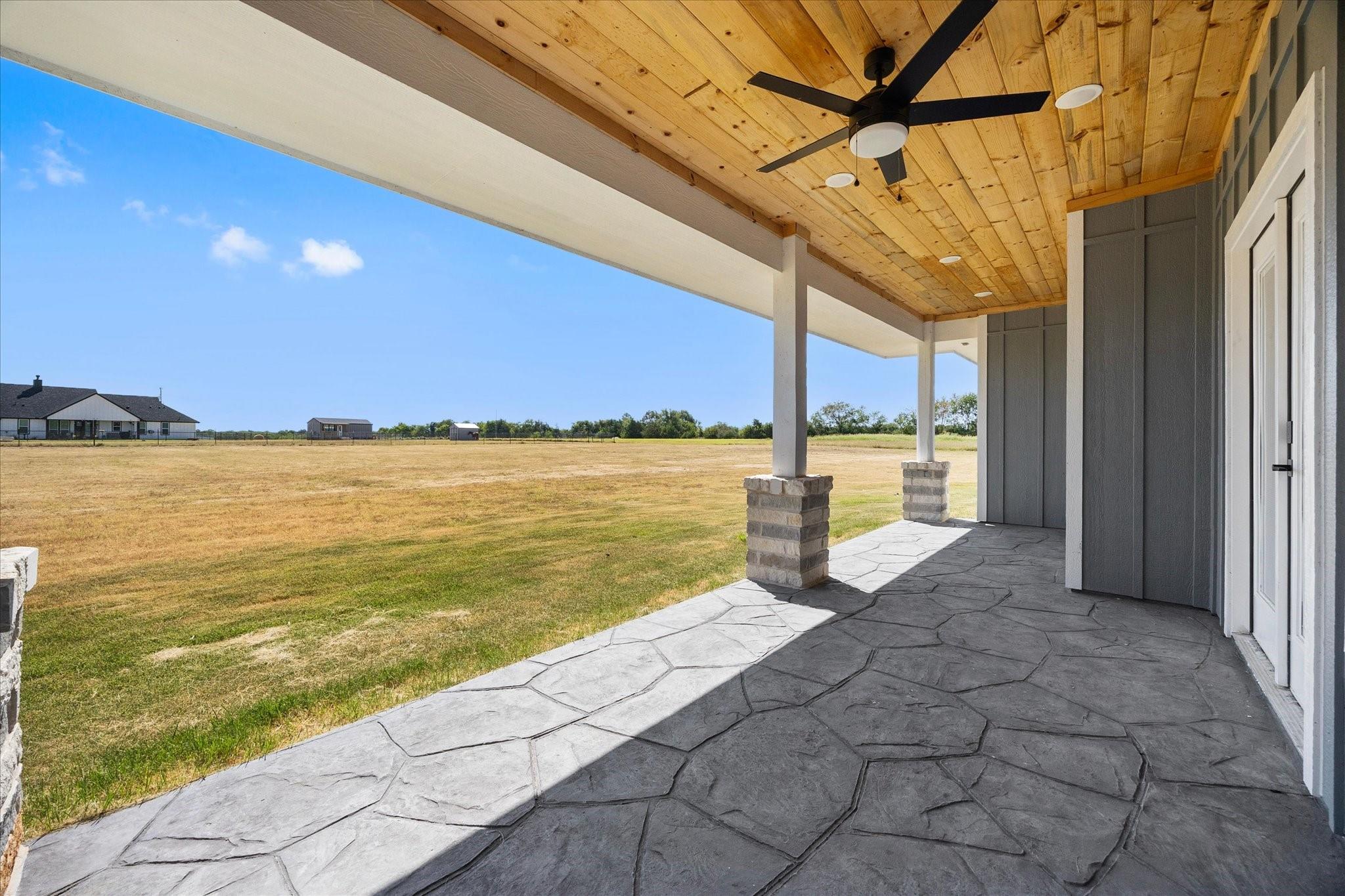 main property photo 25