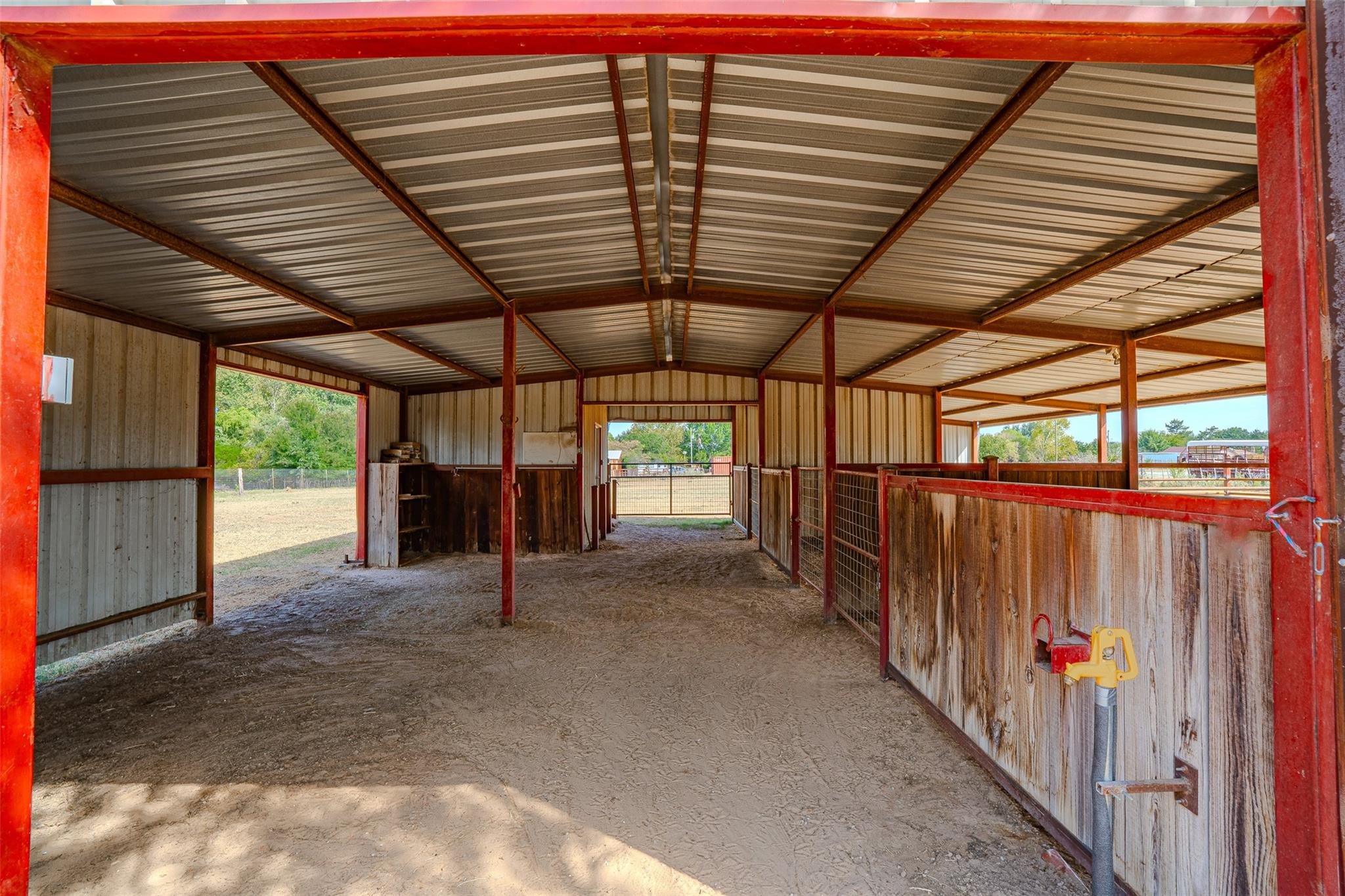 main property photo 9
