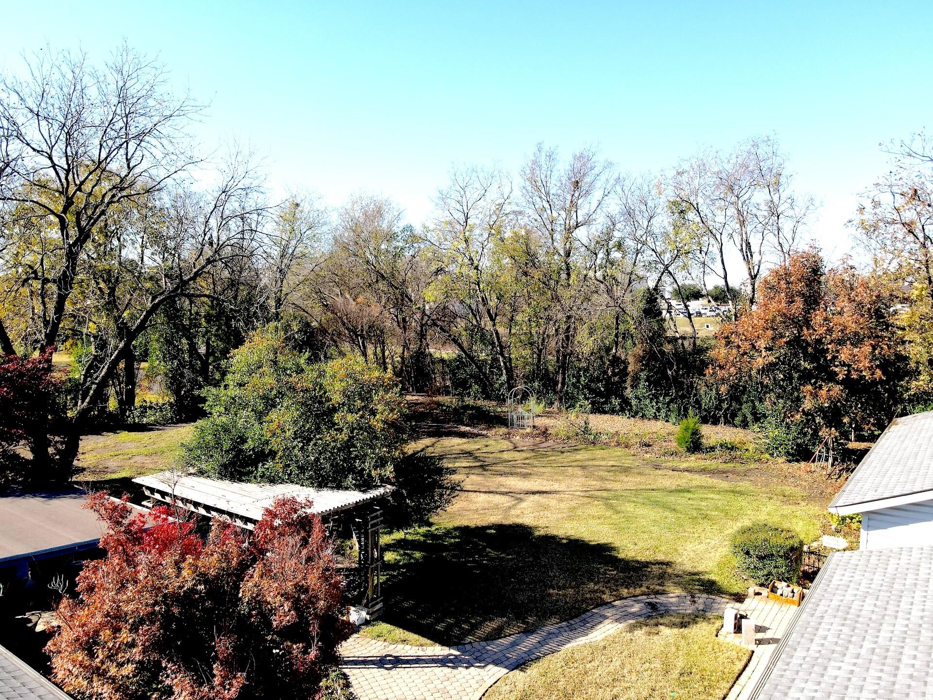 main property photo 33