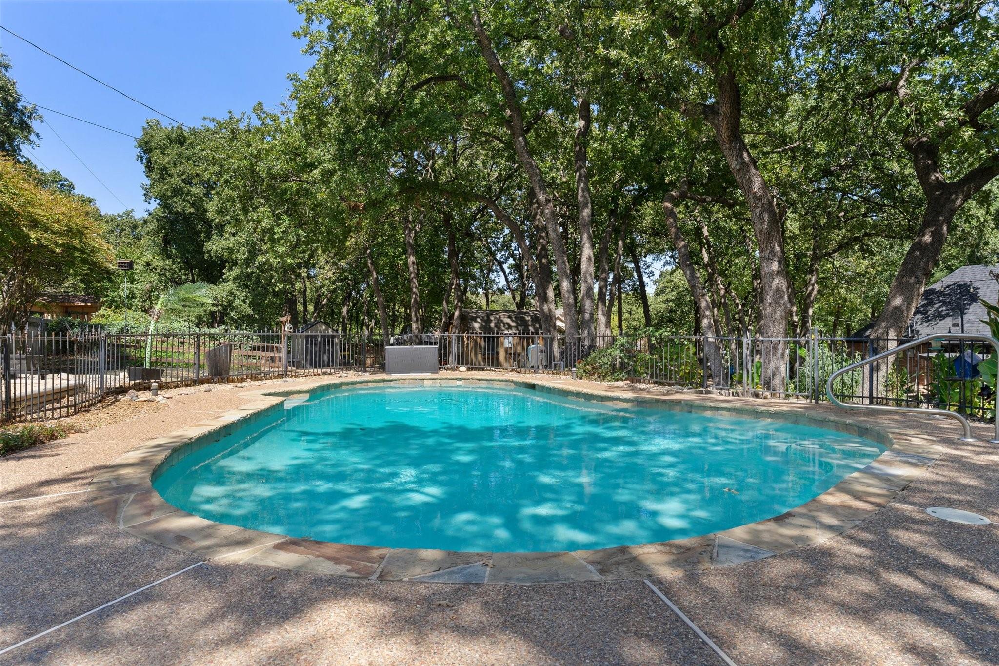 main property photo 35