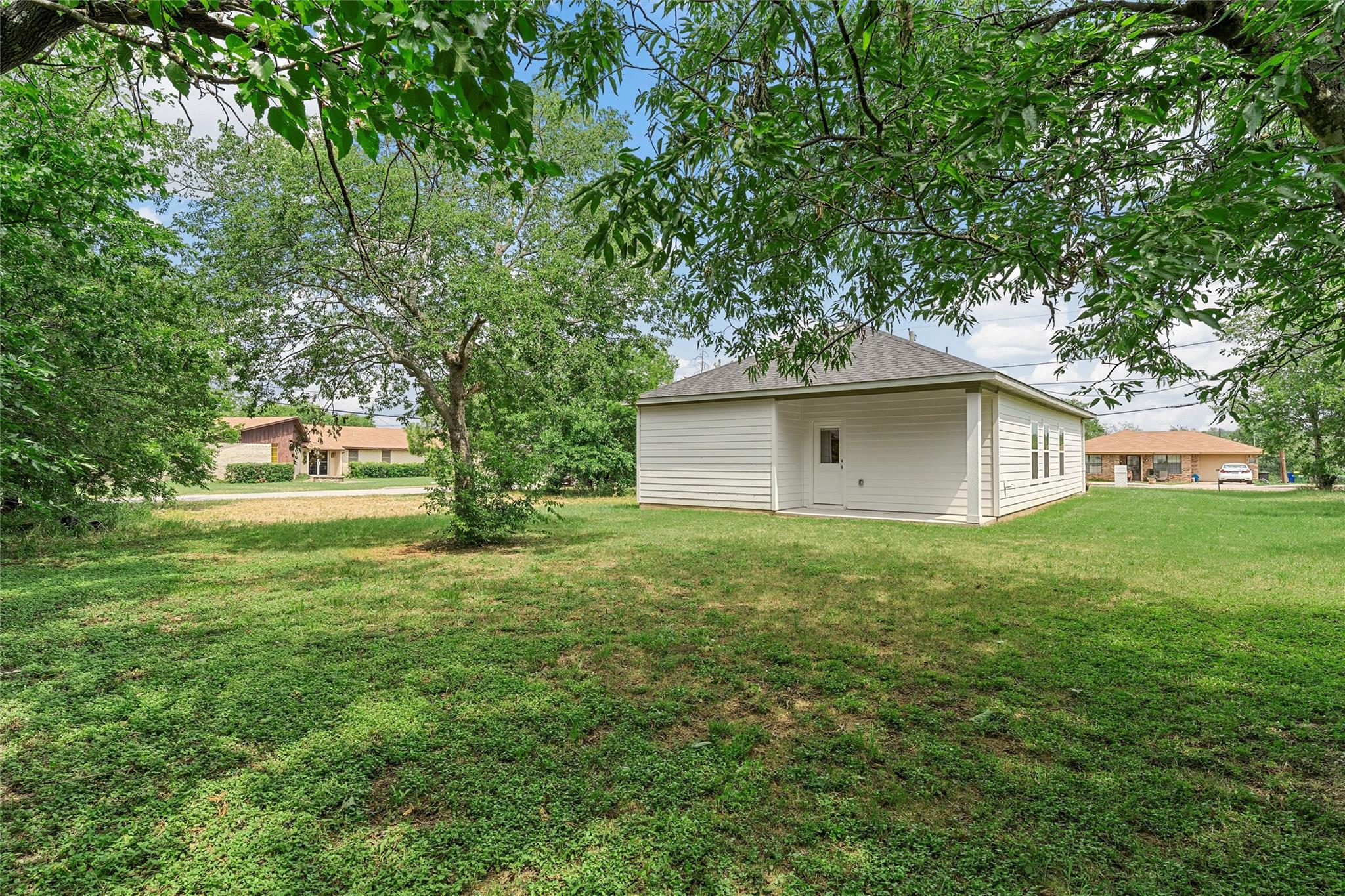 main property photo 15