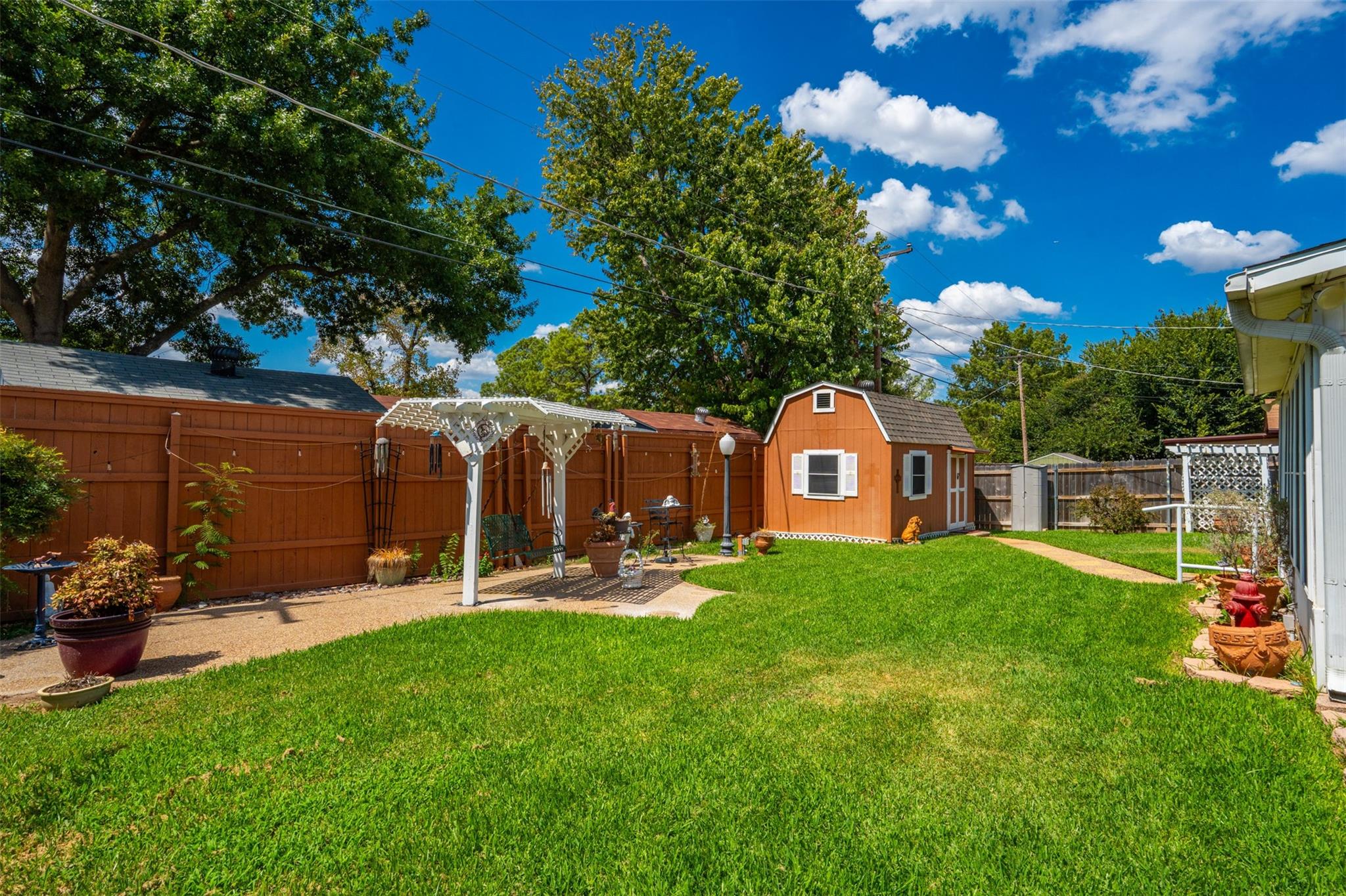 main property photo 32