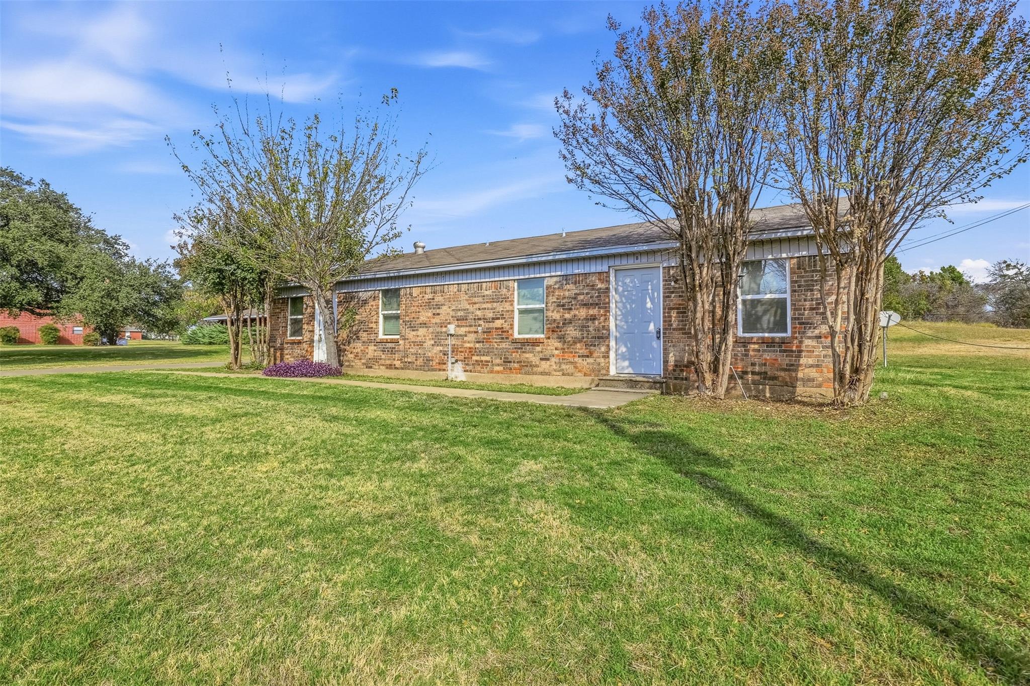 main property photo 17