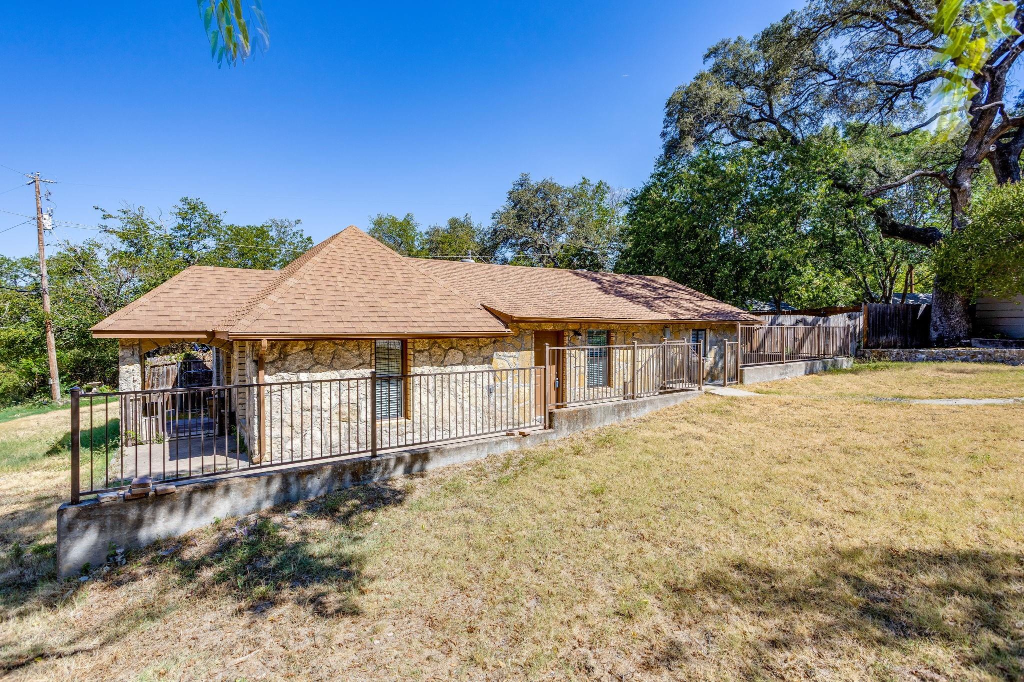 main property photo 11