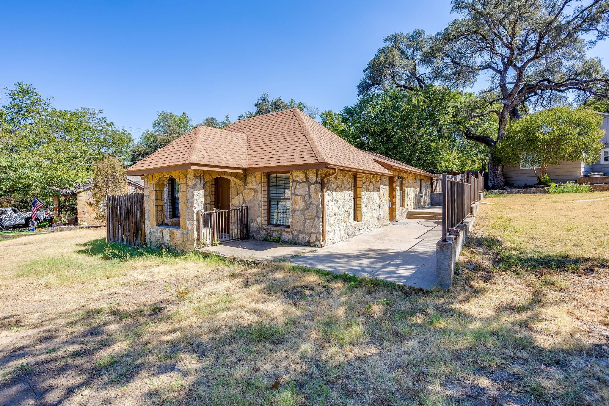 main property photo 12