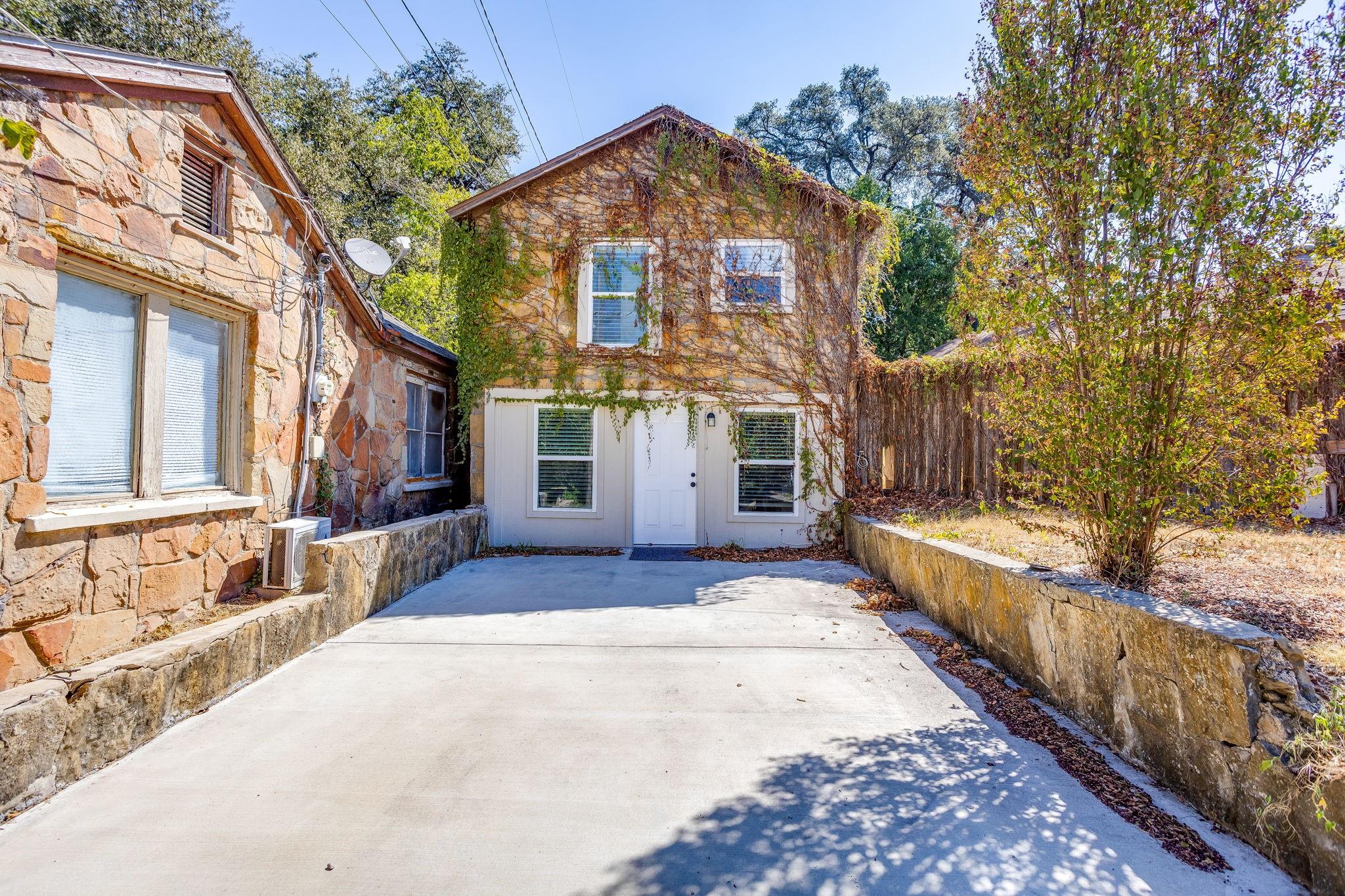 main property photo 29